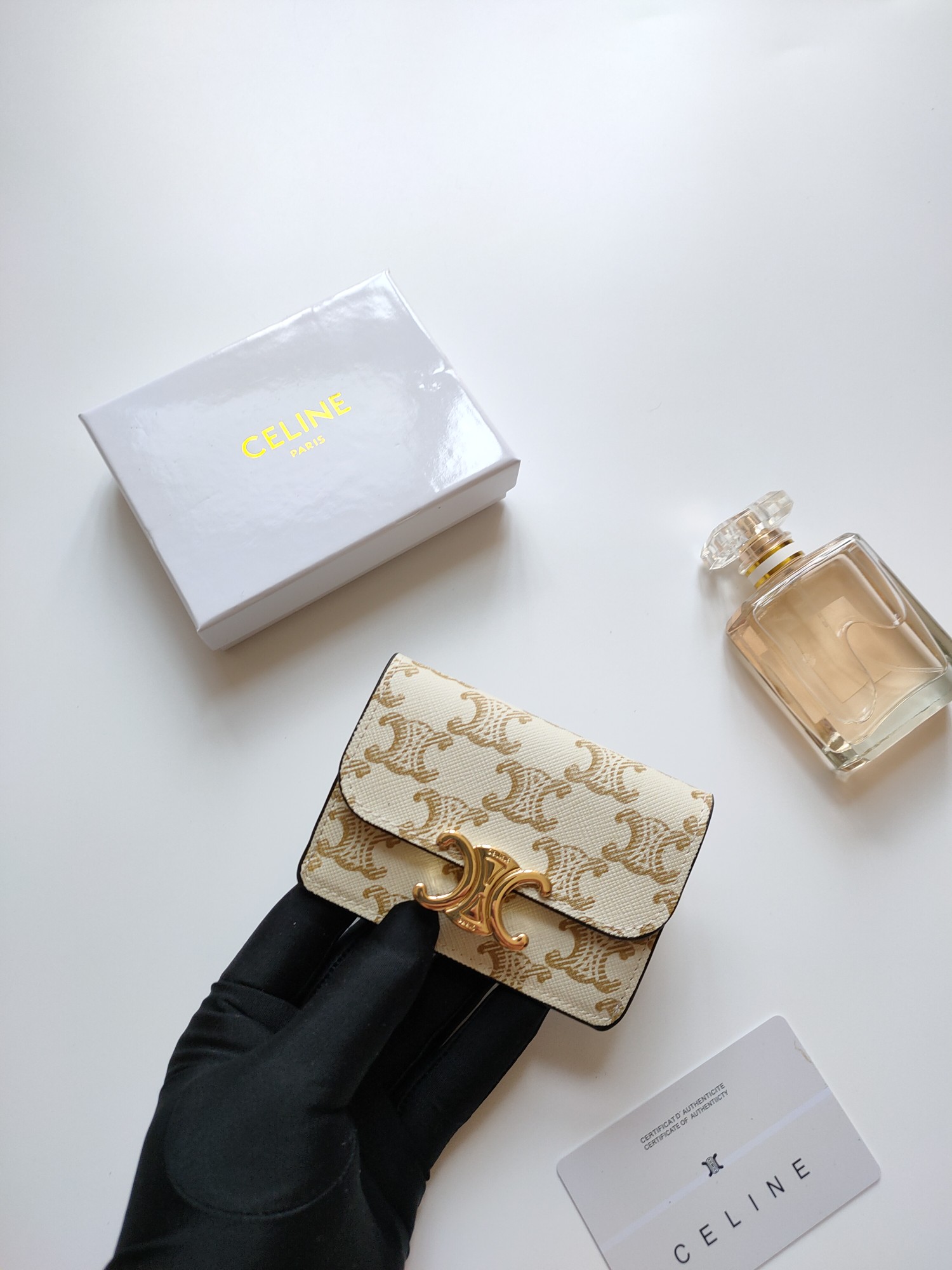 CELINE セリーヌ カードケース ミニ財布 イエロー 1色入 🌸 - 画像 4