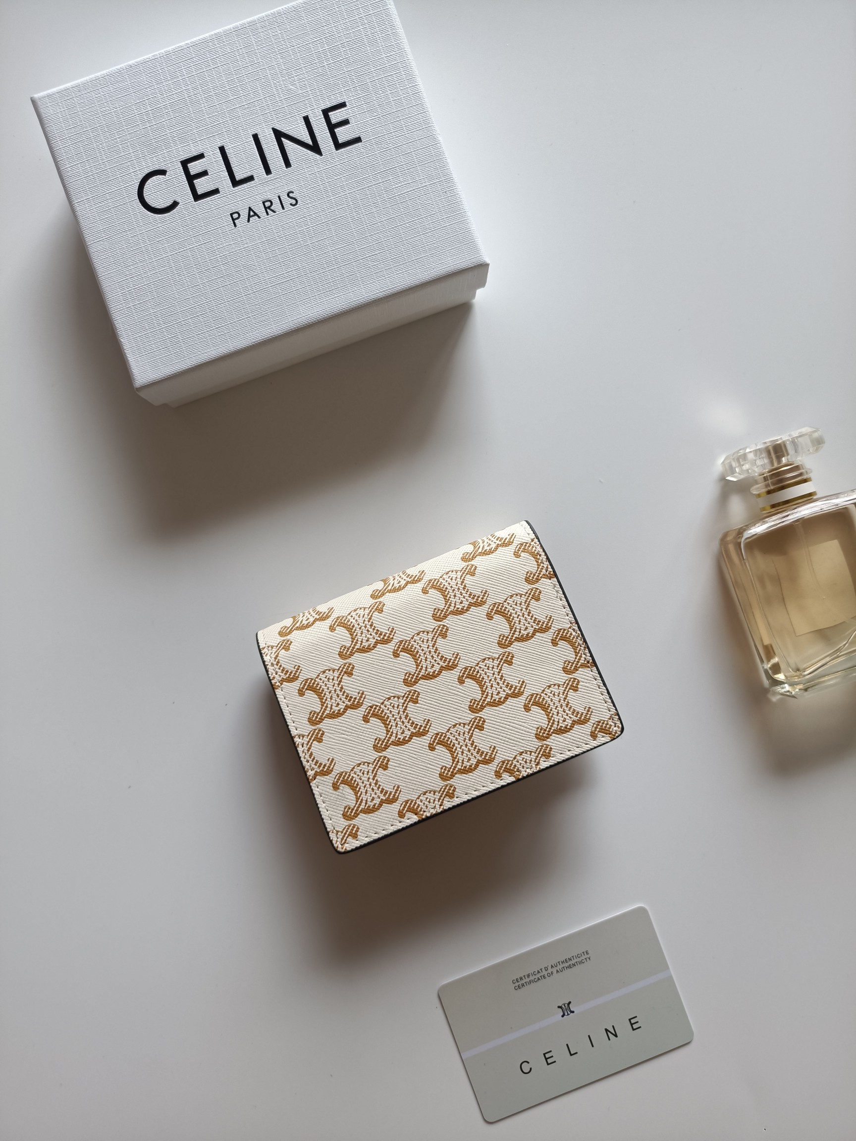 セリーヌ キャンバス ポーチ レディース 財布 クラッチ シグネチャー ロゴ イエロー 1色入 🌸 - 画像 3