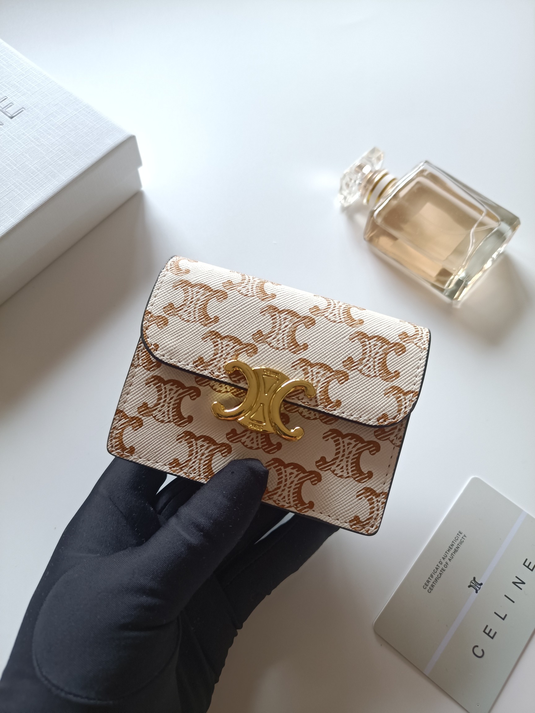 セリーヌ キャンバス ポーチ レディース 財布 クラッチ シグネチャー ロゴ イエロー 1色入 🌸 - 画像 4