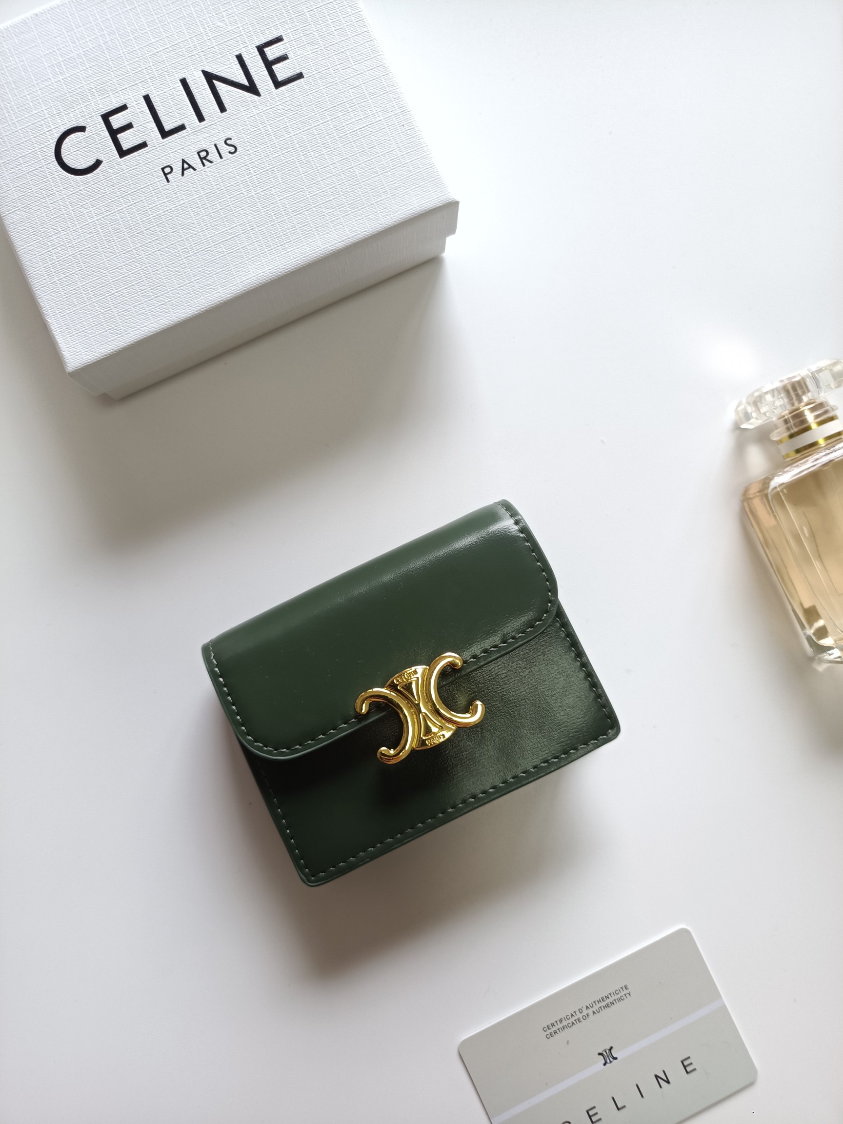 CELINE セリーヌ カードケース グリーン 二つ折り 💼