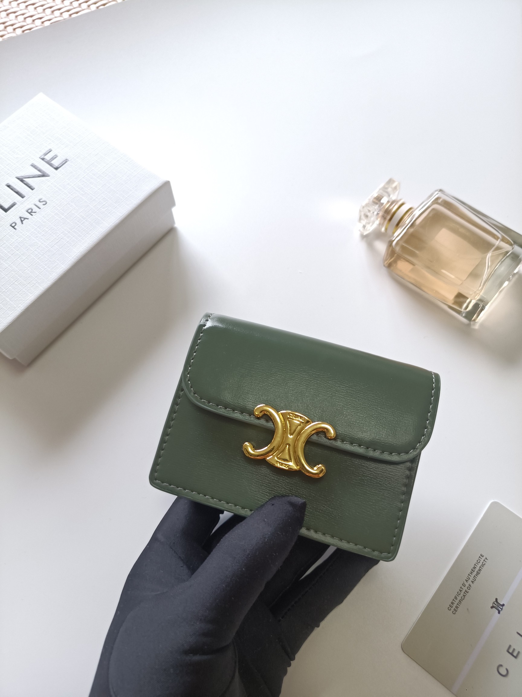 CELINE セリーヌ カードケース グリーン 二つ折り 💼 - 画像 4