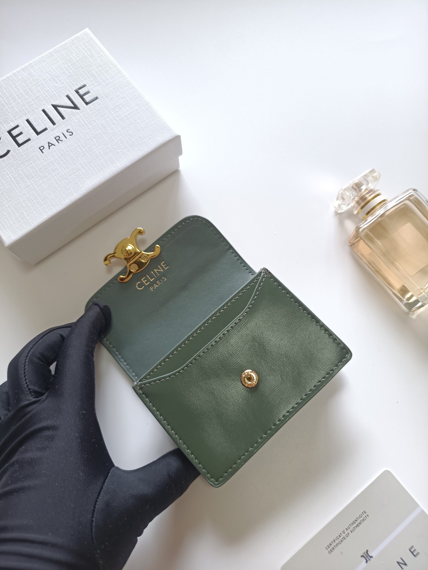 CELINE セリーヌ カードケース グリーン 二つ折り 💼 - 画像 5