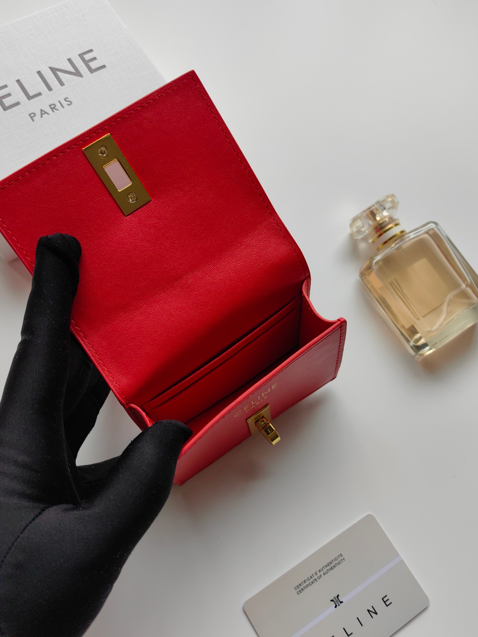 CELINE レッド サイフ 長財布 レディース ゴールド留め 固定式 1枚入れ 2枚折り 1つ折り財布 1色入 🧳 - 画像 5