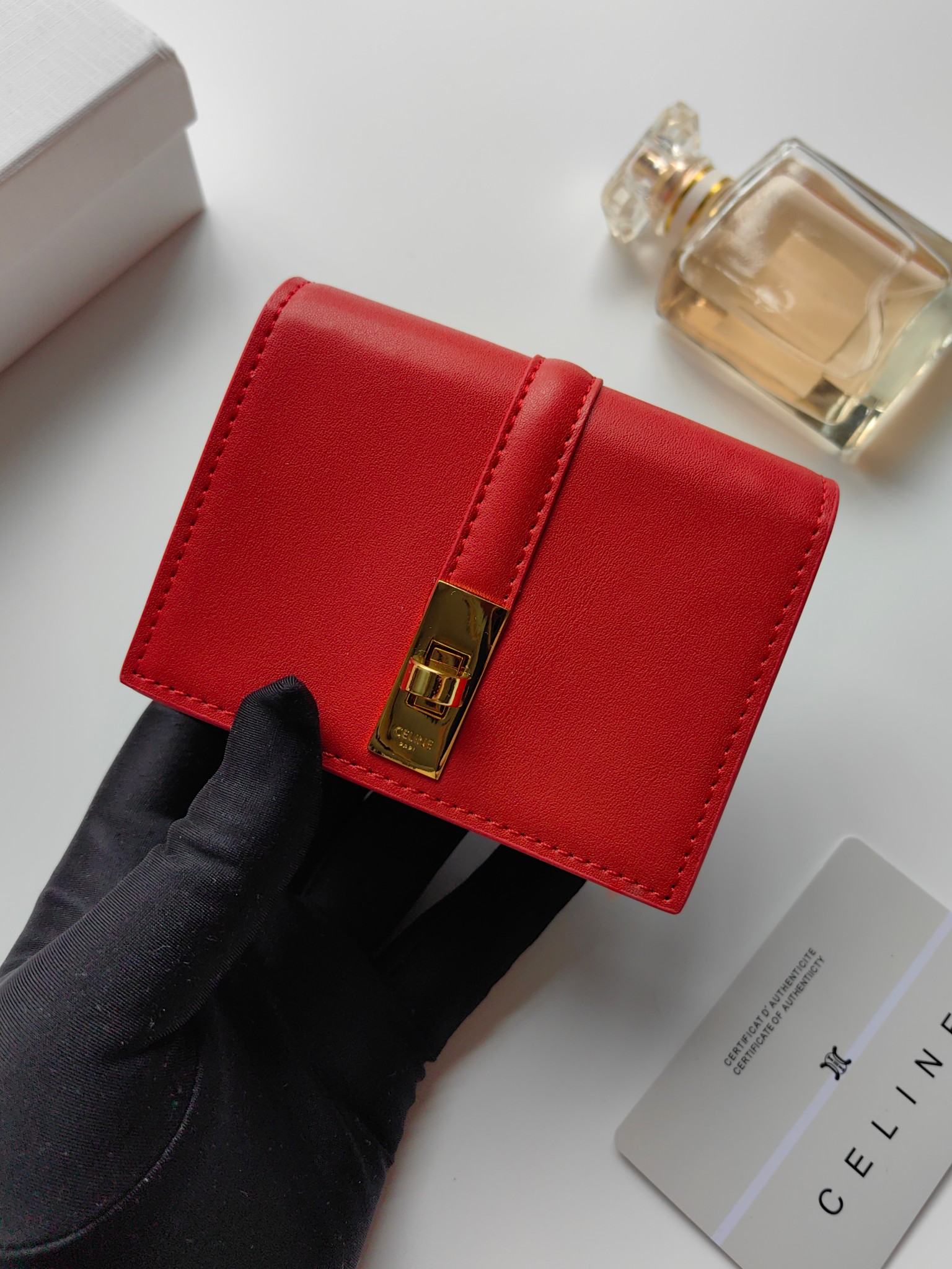 CELINE レッド サイフ 長財布 レディース ゴールド留め 固定式 1枚入れ 2枚折り 1つ折り財布 1色入 🧳 - 画像 6