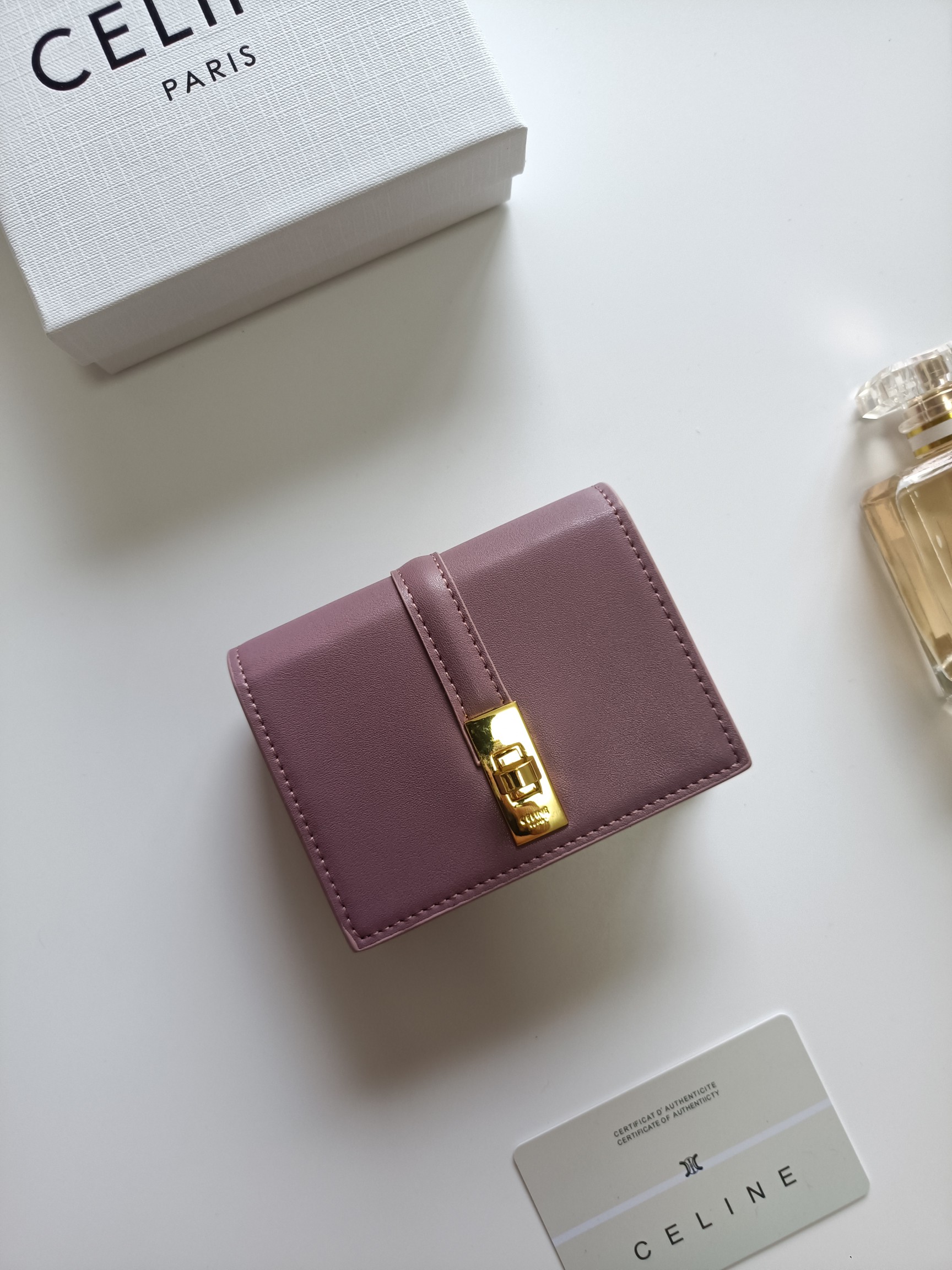 CELINE セリーヌ スモールウォレット ラベンダー 2つ折り 長財布 レディース 🖤