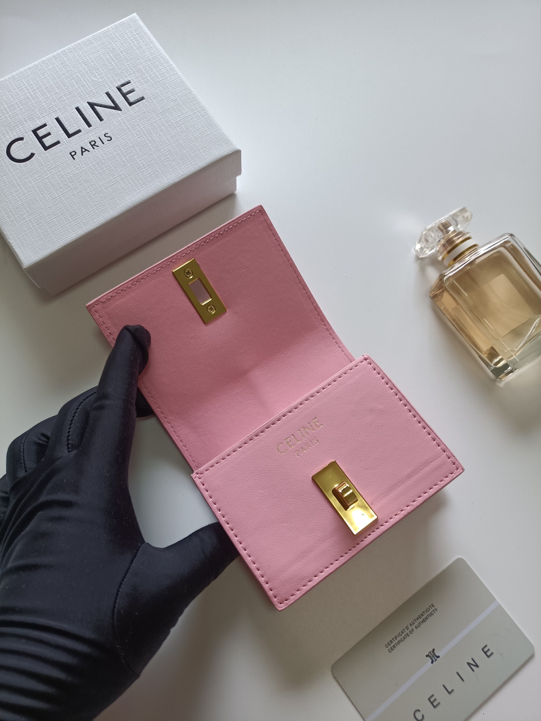 CELINE ピンク サイフ 二つ折り財布 レディース 金具 シンプル おしゃれ 💖 - 画像 5
