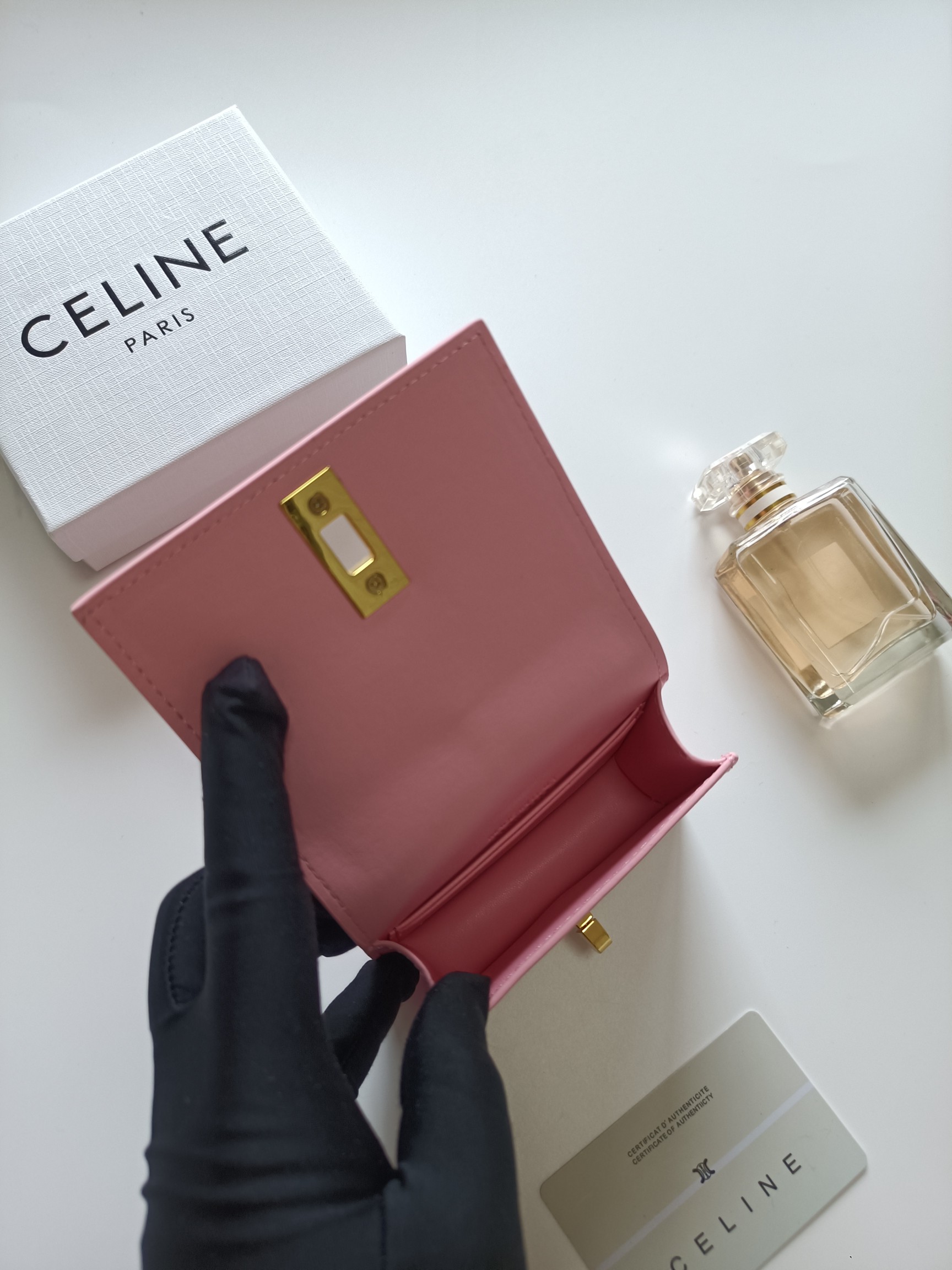 CELINE ピンク サイフ 二つ折り財布 レディース 金具 シンプル おしゃれ 💖 - 画像 6