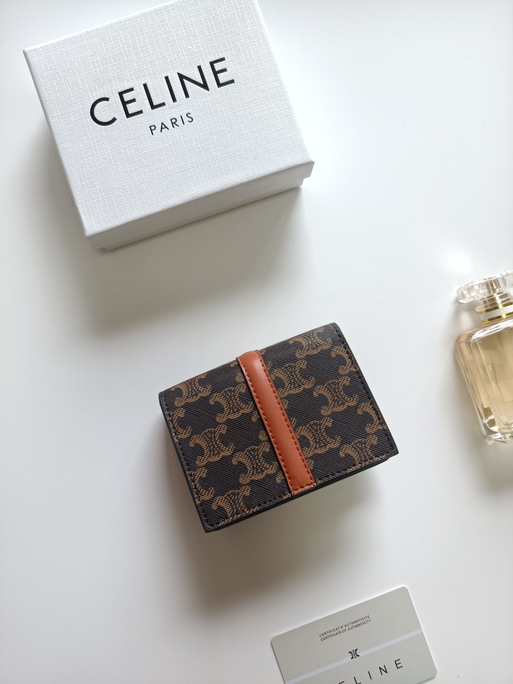 CELINE ファイン ウォレット ブラウン シグネチャー柄 二つ折り財布 🌟 - 画像 3