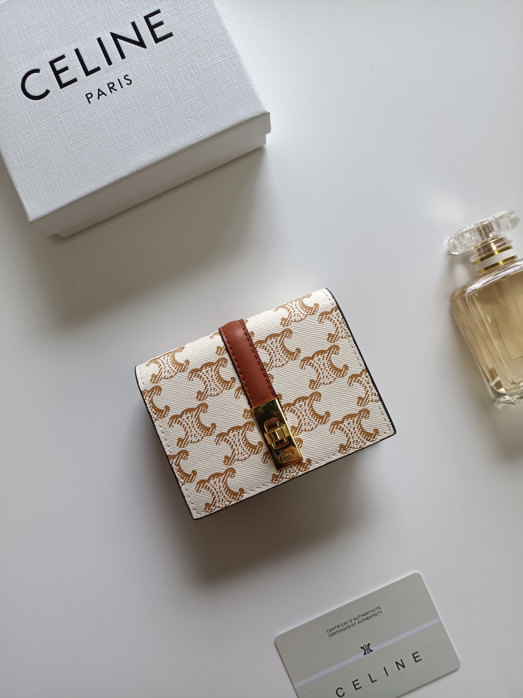 CELINE プチキャリ ウォレット レザー コインケース 2way 🎁 ホワイト×ブラウン 1色入