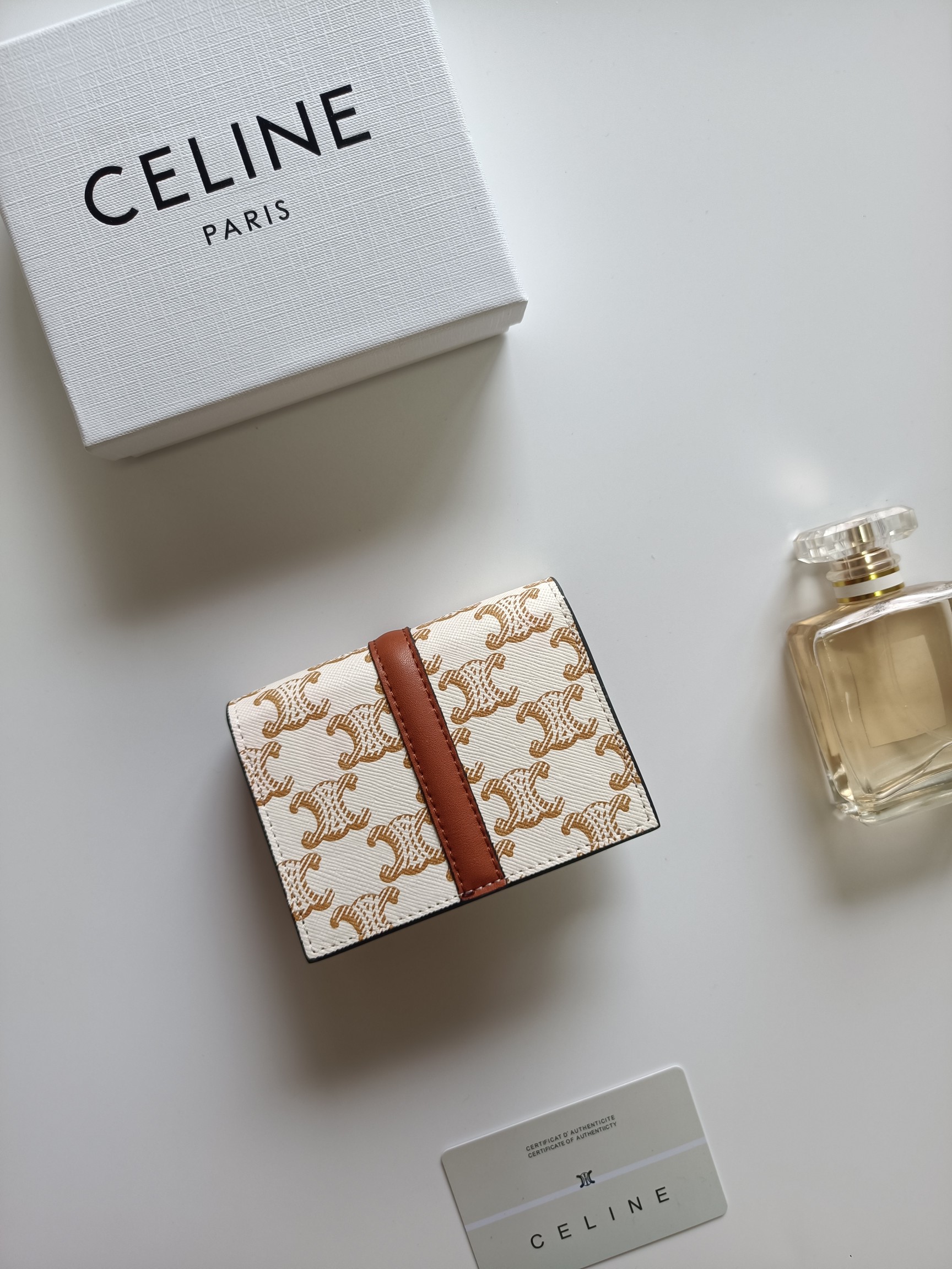 CELINE プチキャリ ウォレット レザー コインケース 2way 🎁 ホワイト×ブラウン 1色入 - 画像 3