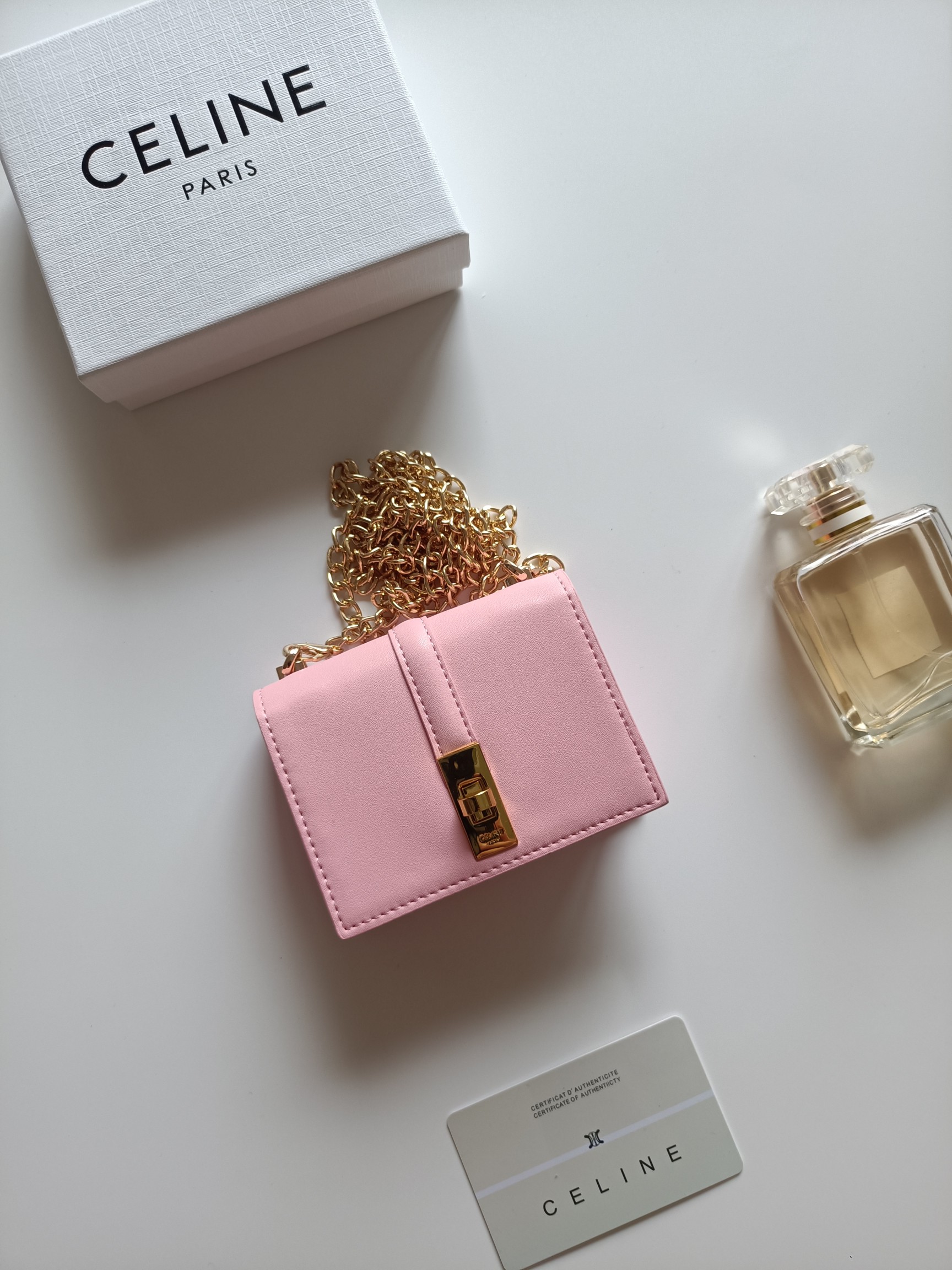 CELINE ピンク ミニウォレット 鍵付きチェーンショルダー ショルダーバッグ 1色入 💖 - 画像 2