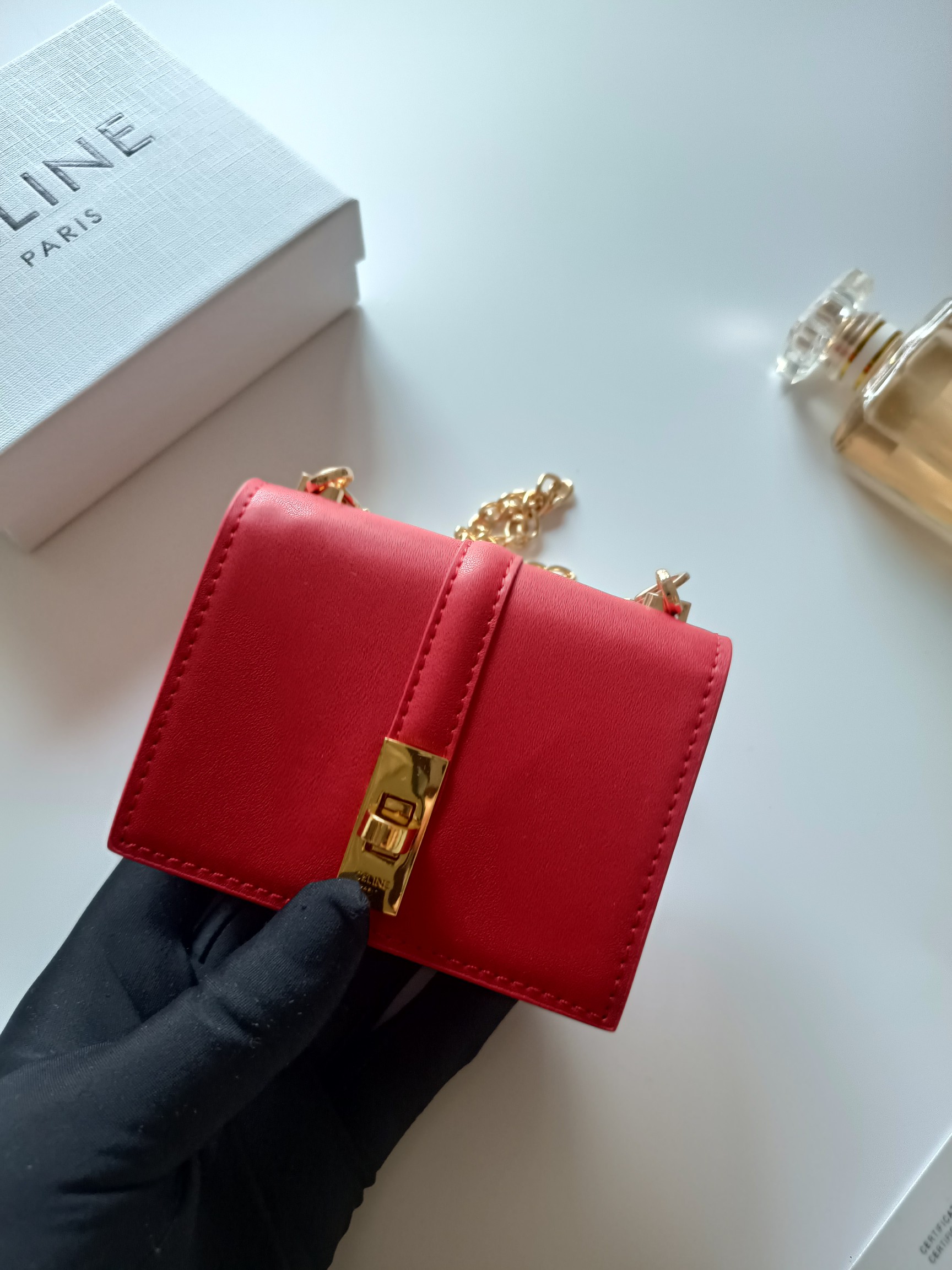 CELINE ポーチ レッド ゴールドチェーン付き 2way ミニウォレット 🌸 - 画像 4