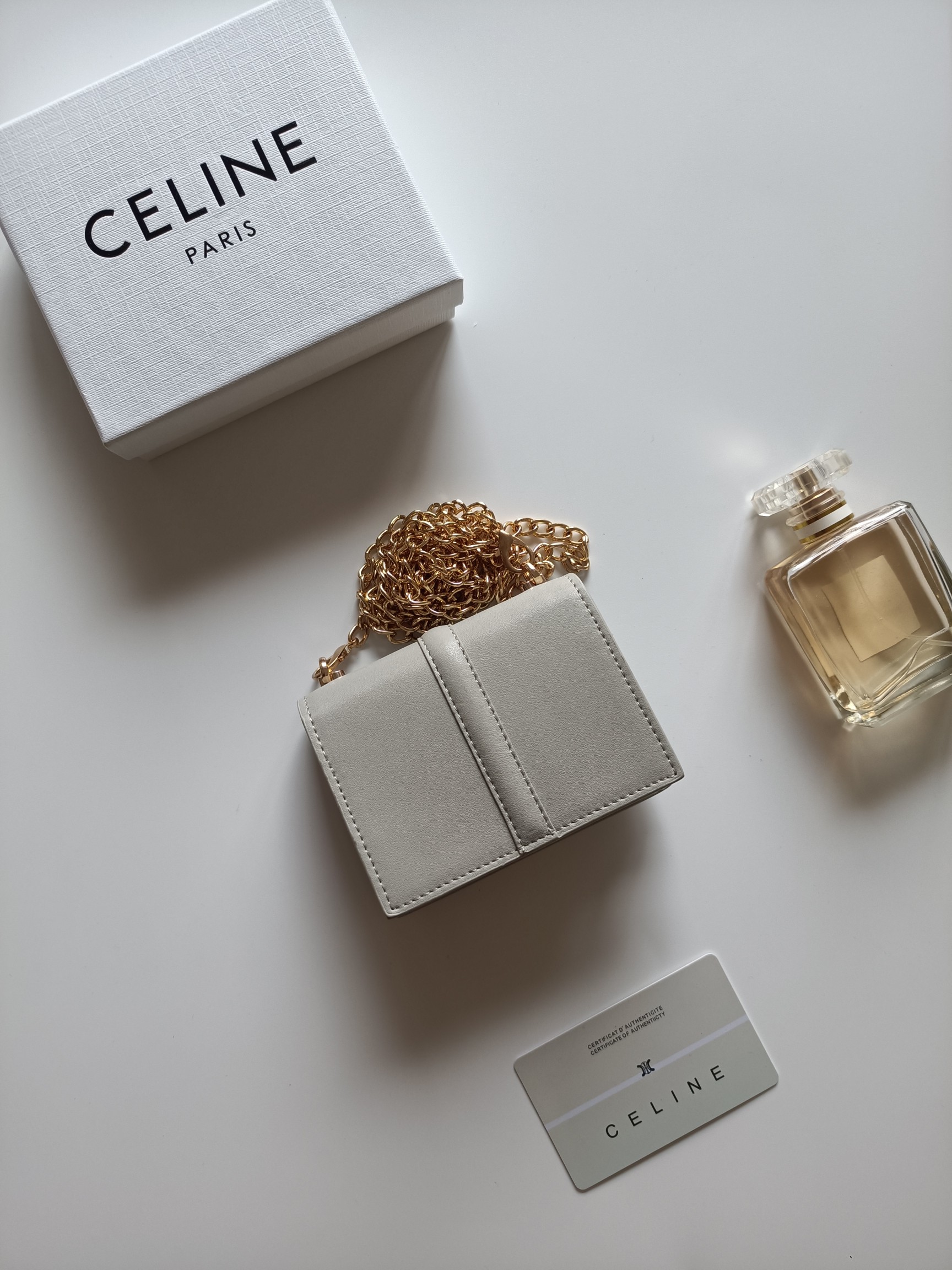 CELINE プチウォレット ゴールド金具 シルバー 1枚入 🌟 - 画像 3