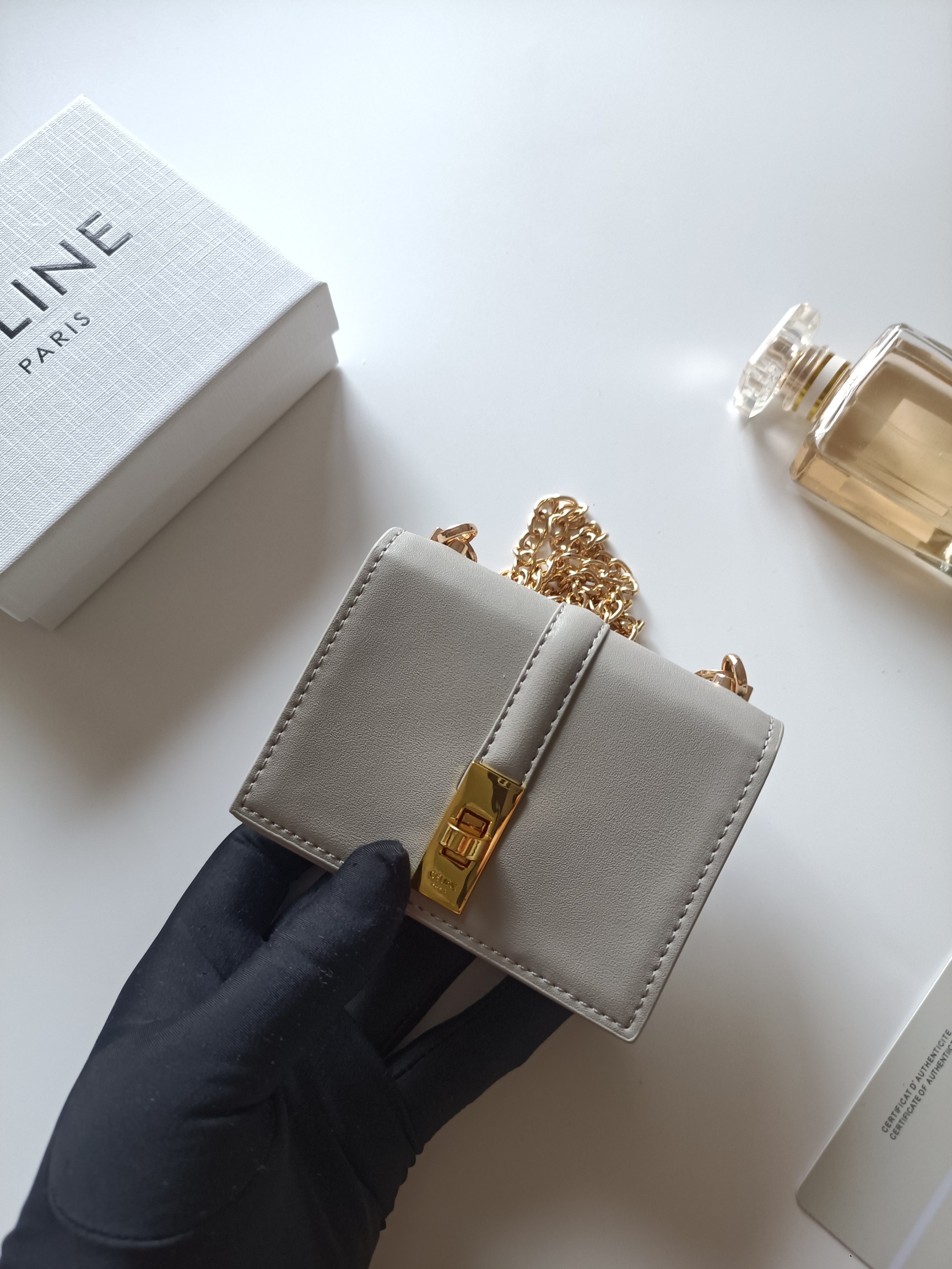 CELINE プチウォレット ゴールド金具 シルバー 1枚入 🌟 - 画像 4