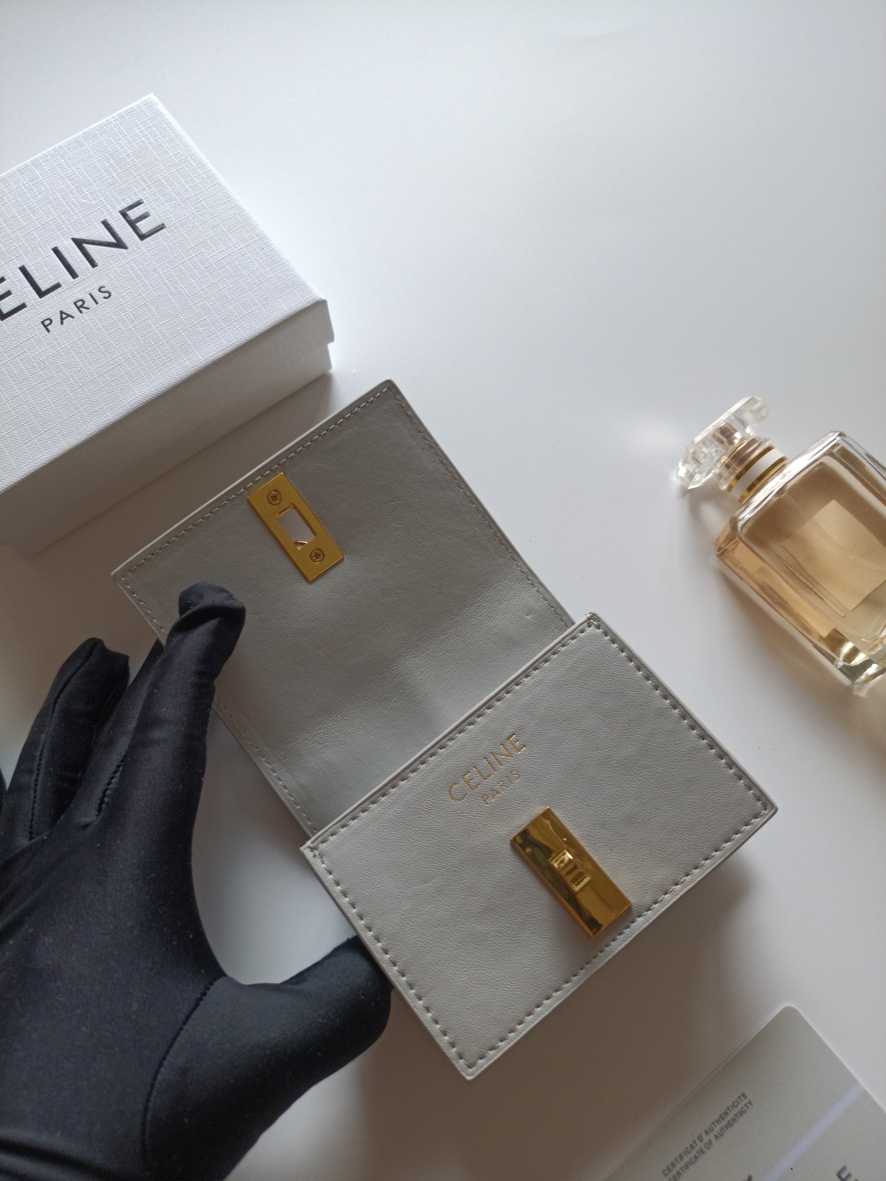 CELINE プチウォレット ゴールド金具 シルバー 1枚入 🌟 - 画像 5