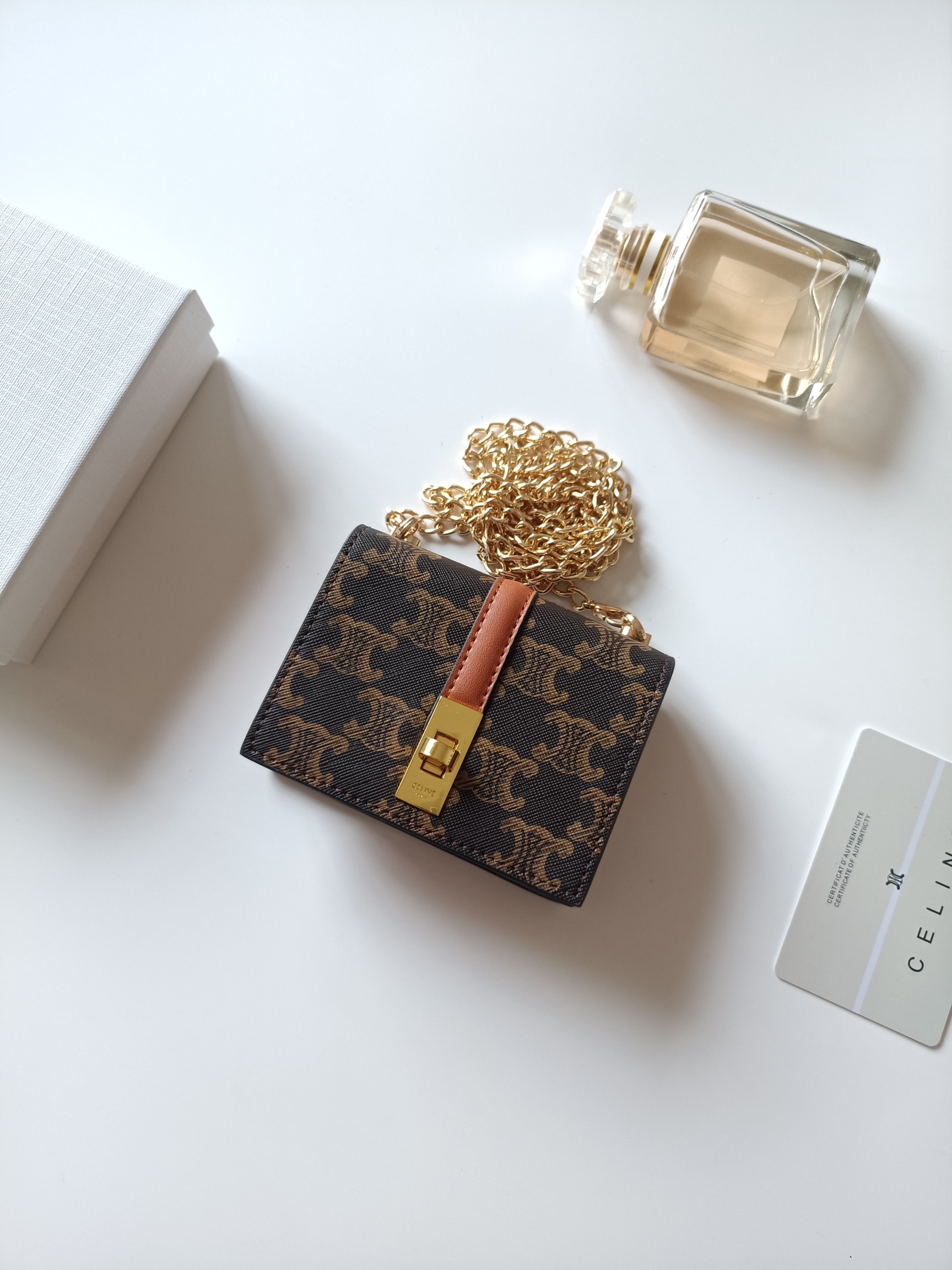 セリーヌ ウォレット キャンバス チェーン付き ブラウン 1色入 🍀 - 画像 2