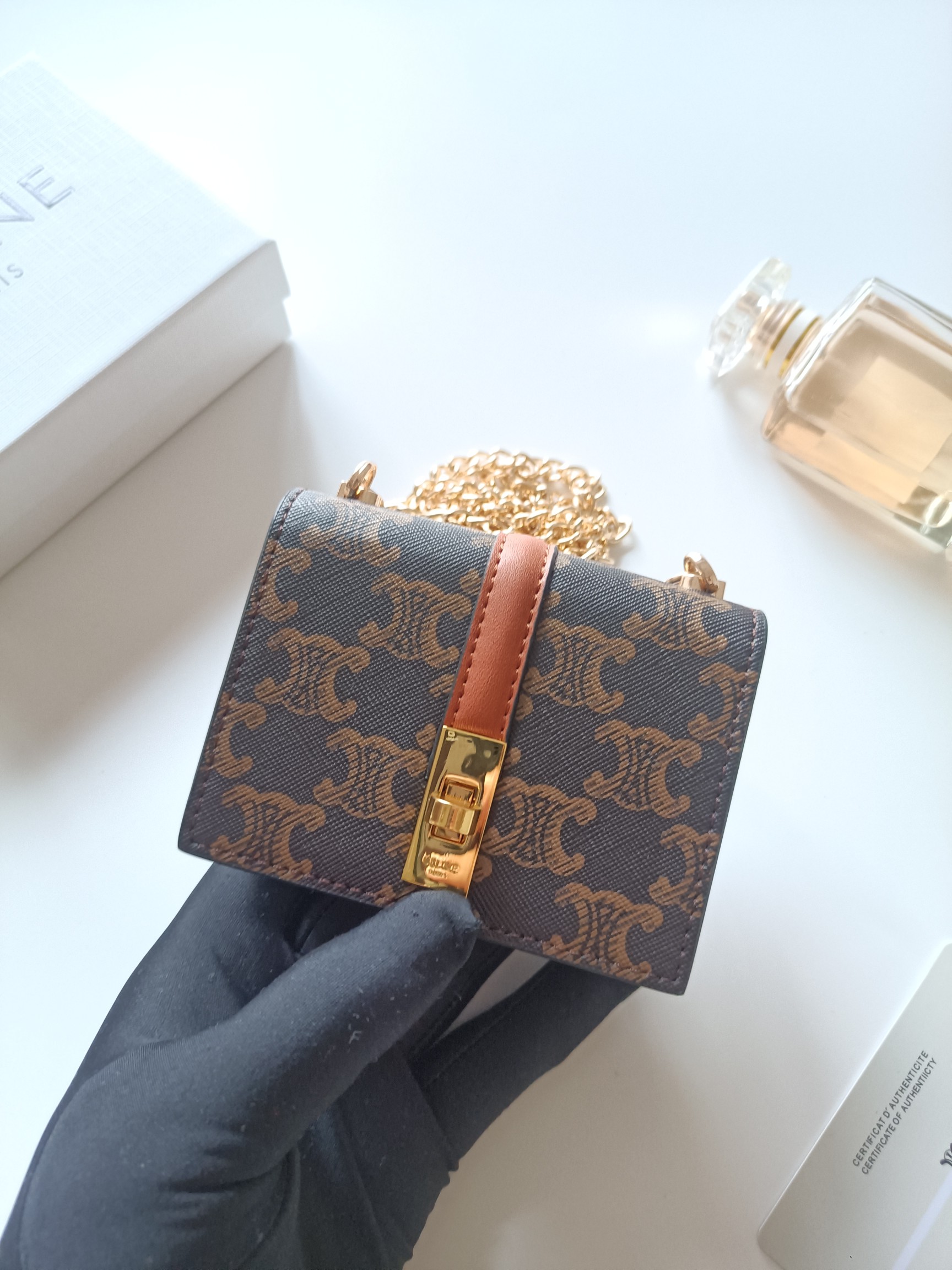 セリーヌ ウォレット キャンバス チェーン付き ブラウン 1色入 🍀 - 画像 4