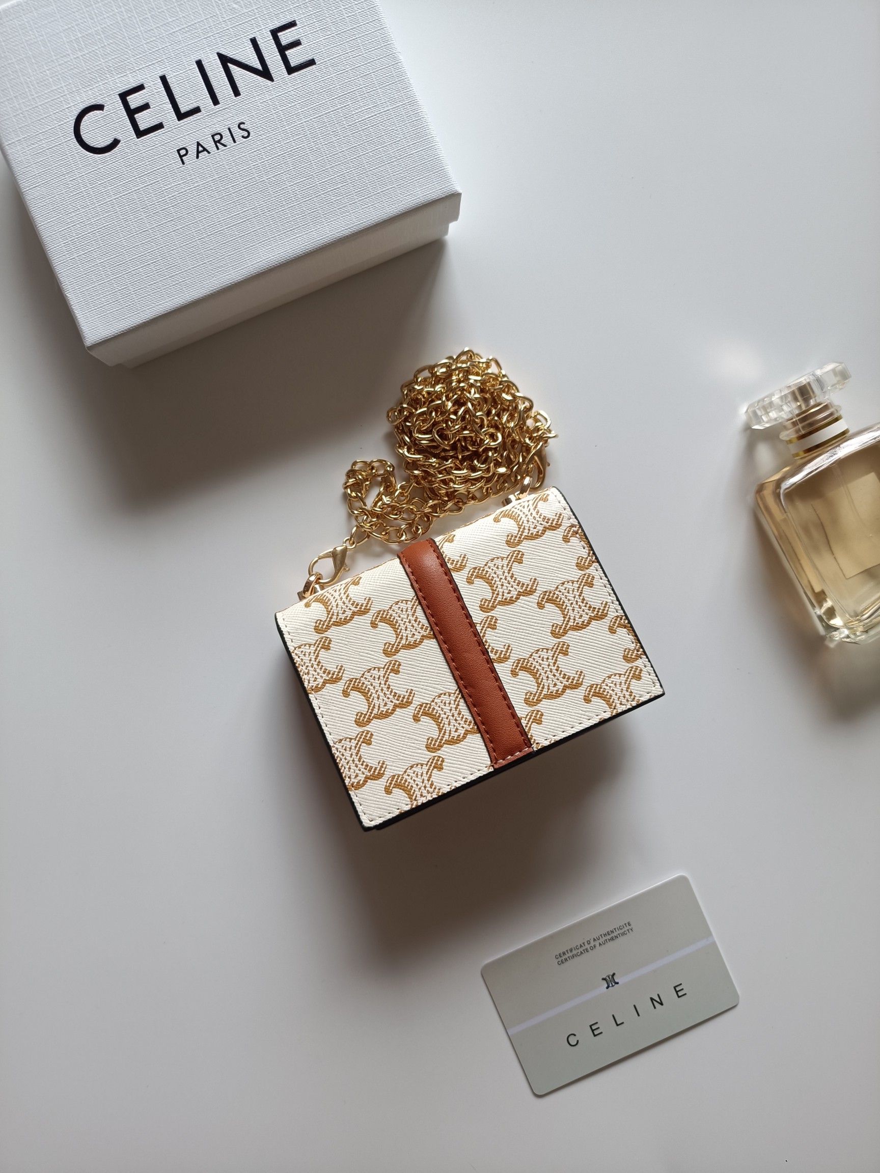 CELINE ワンピース ミニウォレット フラップ付き チェーン付き クロスボディ ベージュ🔥 - 画像 3