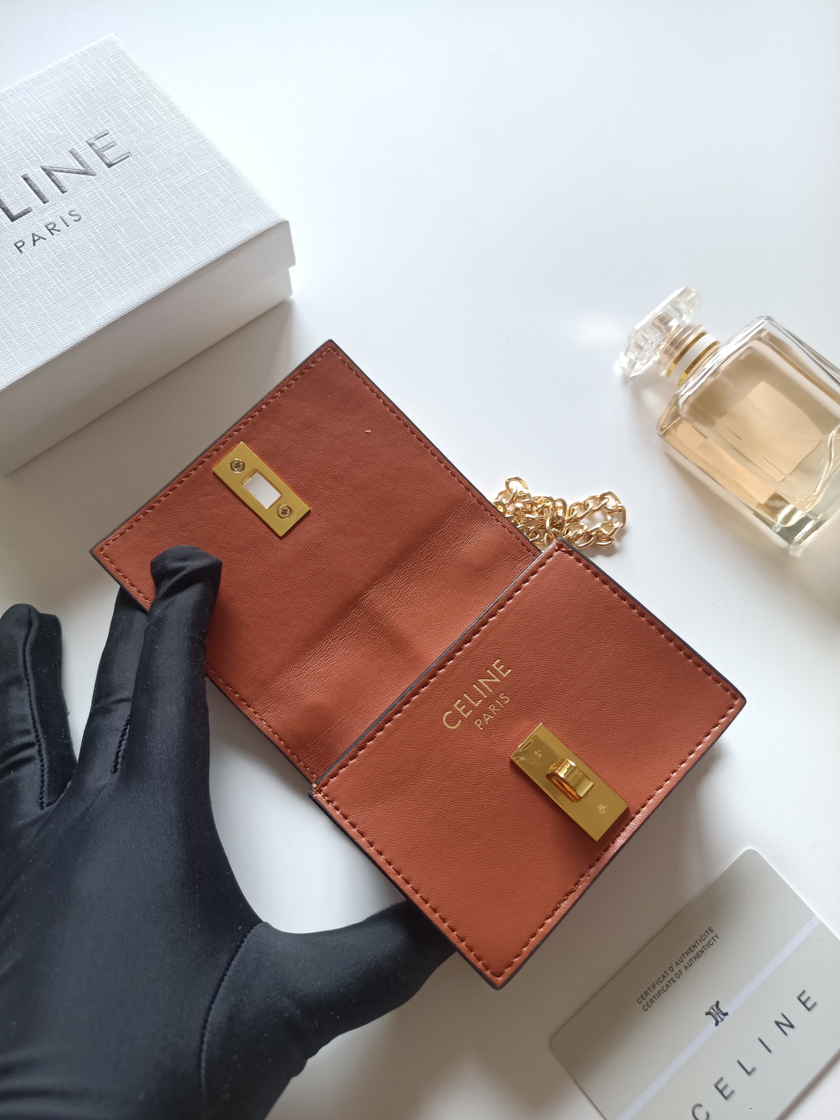 CELINE ワンピース ミニウォレット フラップ付き チェーン付き クロスボディ ベージュ🔥 - 画像 5