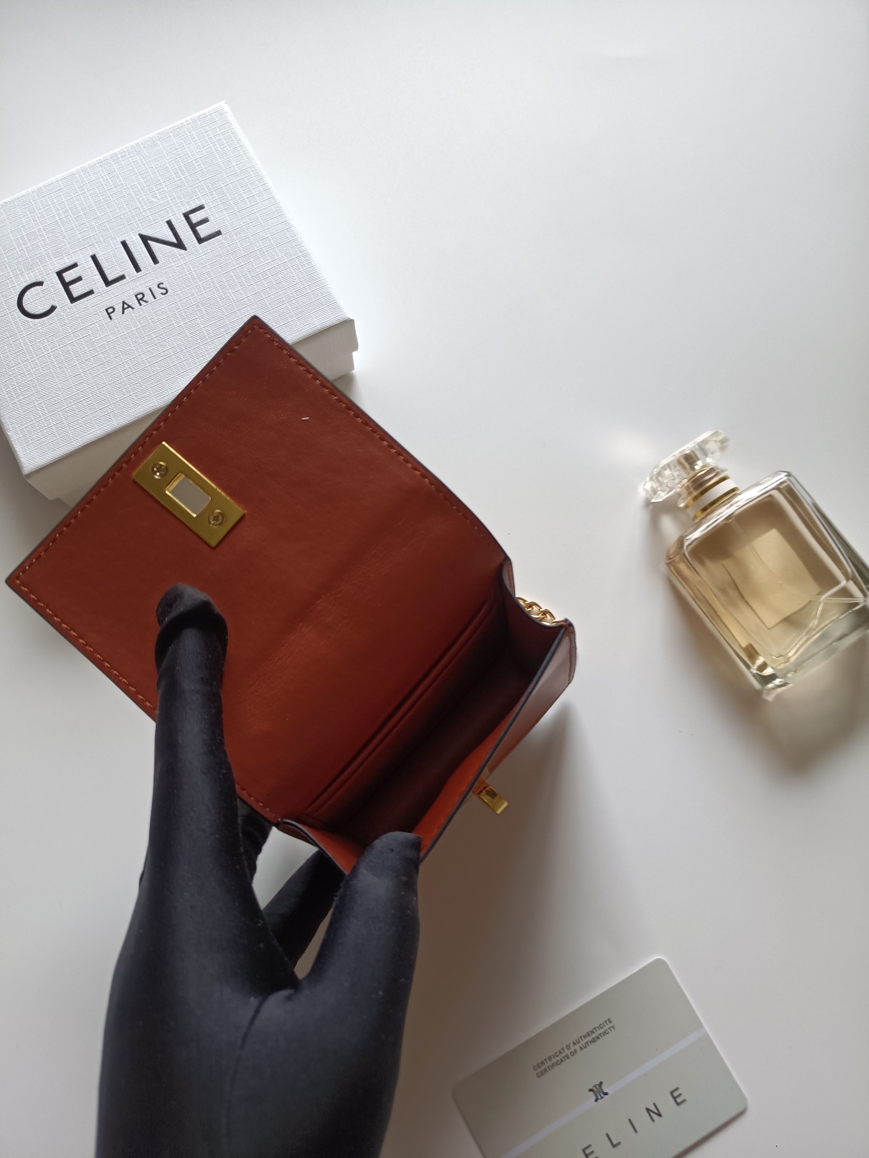 CELINE ワンピース ミニウォレット フラップ付き チェーン付き クロスボディ ベージュ🔥 - 画像 6