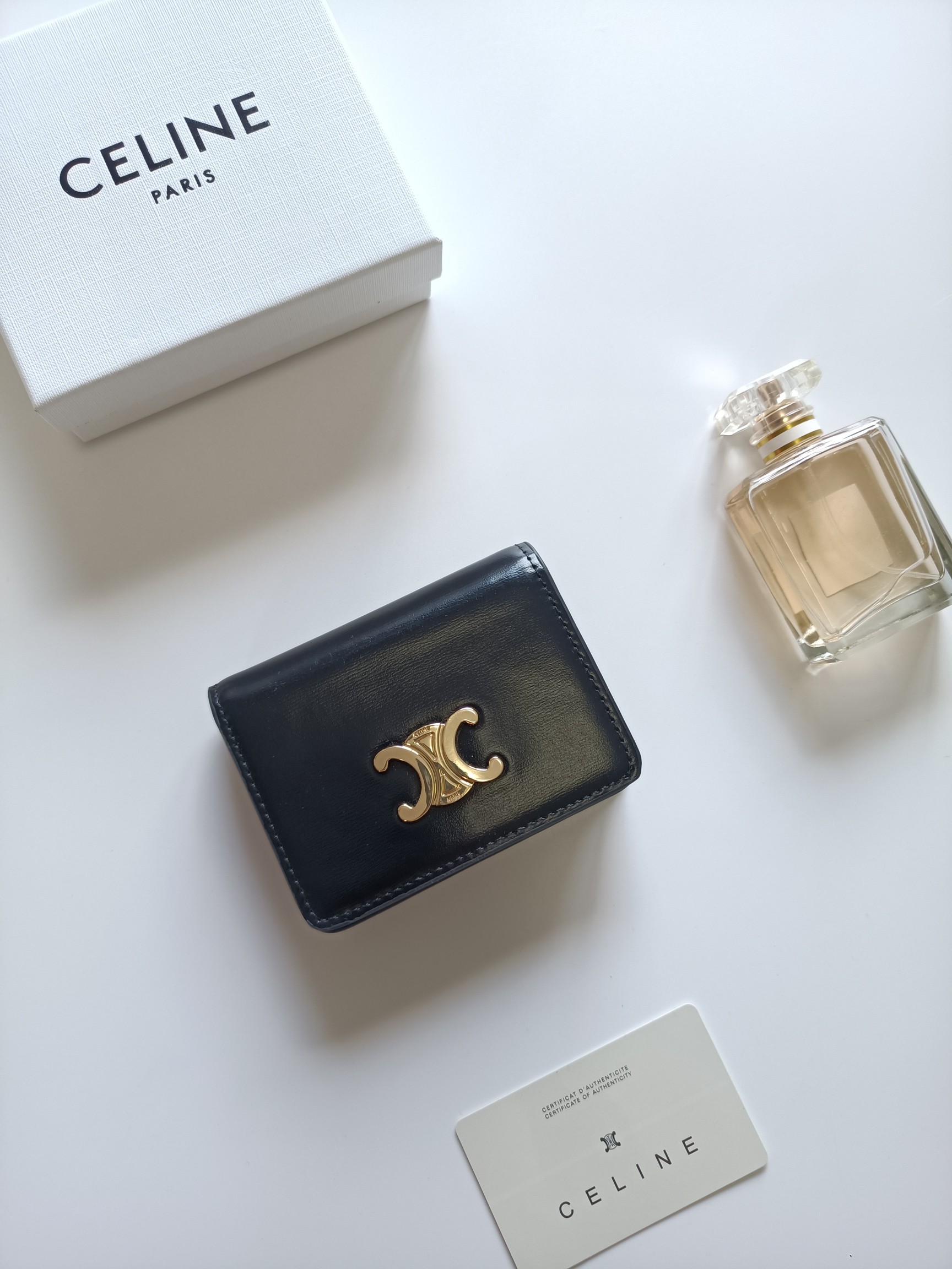 セリーヌ ブラック キャメリア ロゴ ポーチ 2つ折り財布 🖤