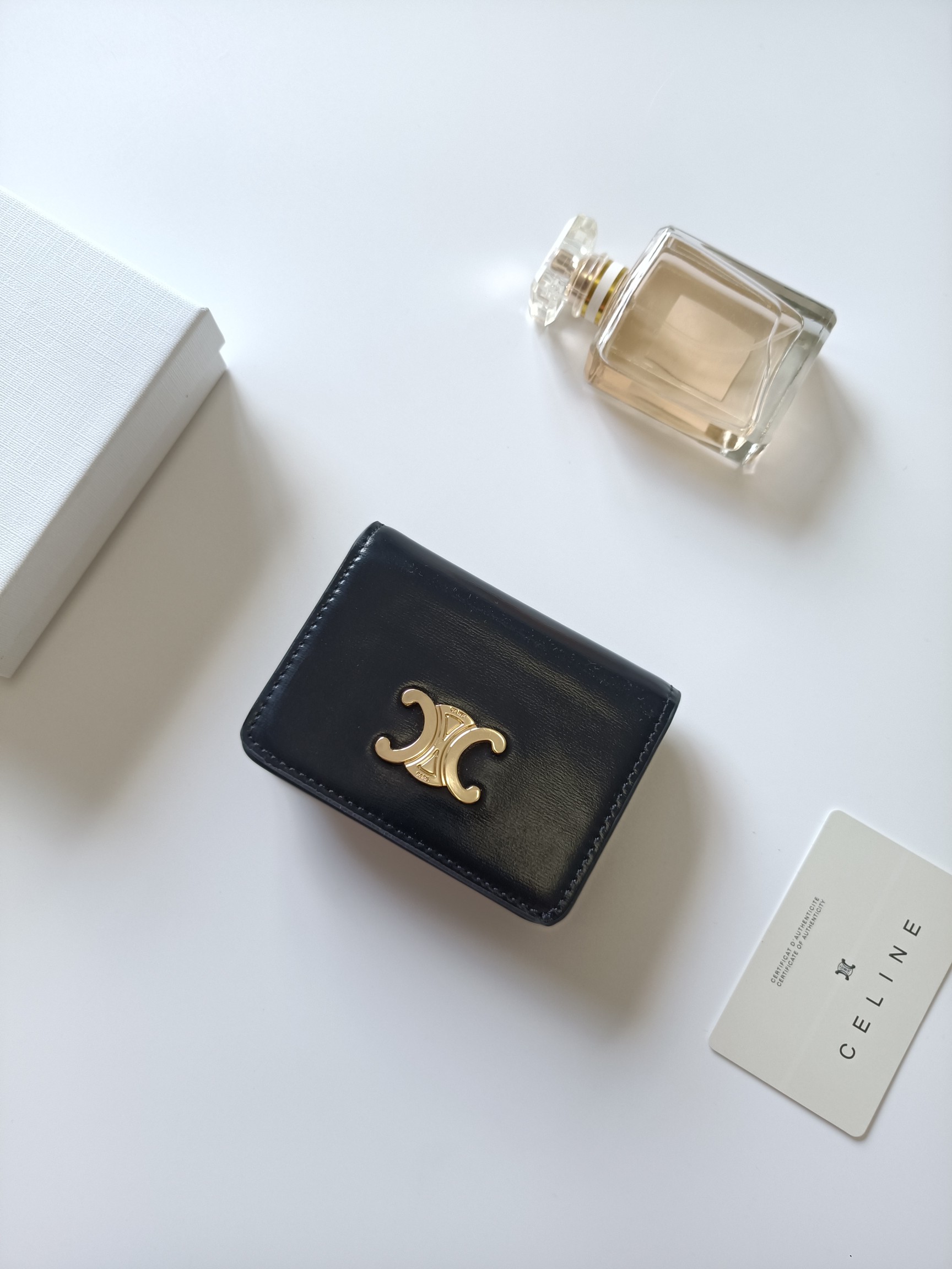 セリーヌ ブラック キャメリア ロゴ ポーチ 2つ折り財布 🖤 - 画像 2