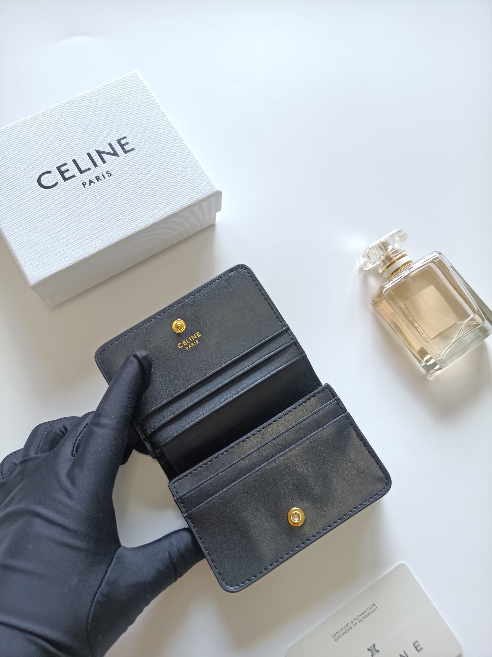 セリーヌ ブラック キャメリア ロゴ ポーチ 2つ折り財布 🖤 - 画像 5