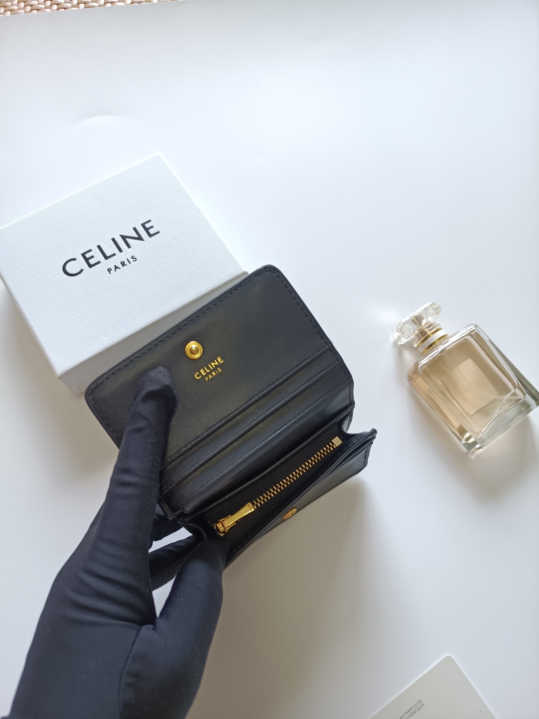セリーヌ ブラック キャメリア ロゴ ポーチ 2つ折り財布 🖤 - 画像 6