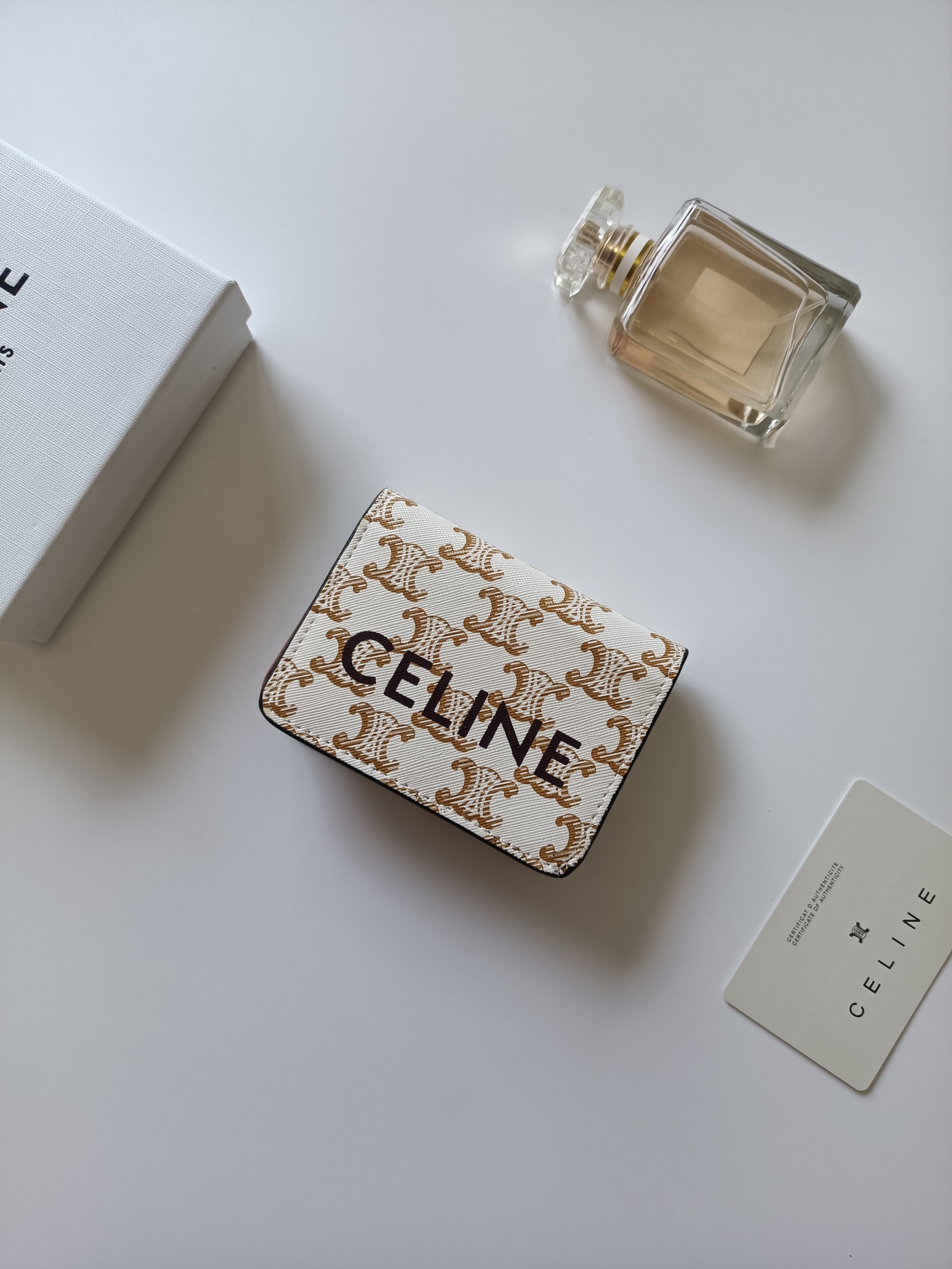 CELINE ポーチ クレジットカードケース シェリーライン ホワイト×ブラウン 4色入 💼 - 画像 2
