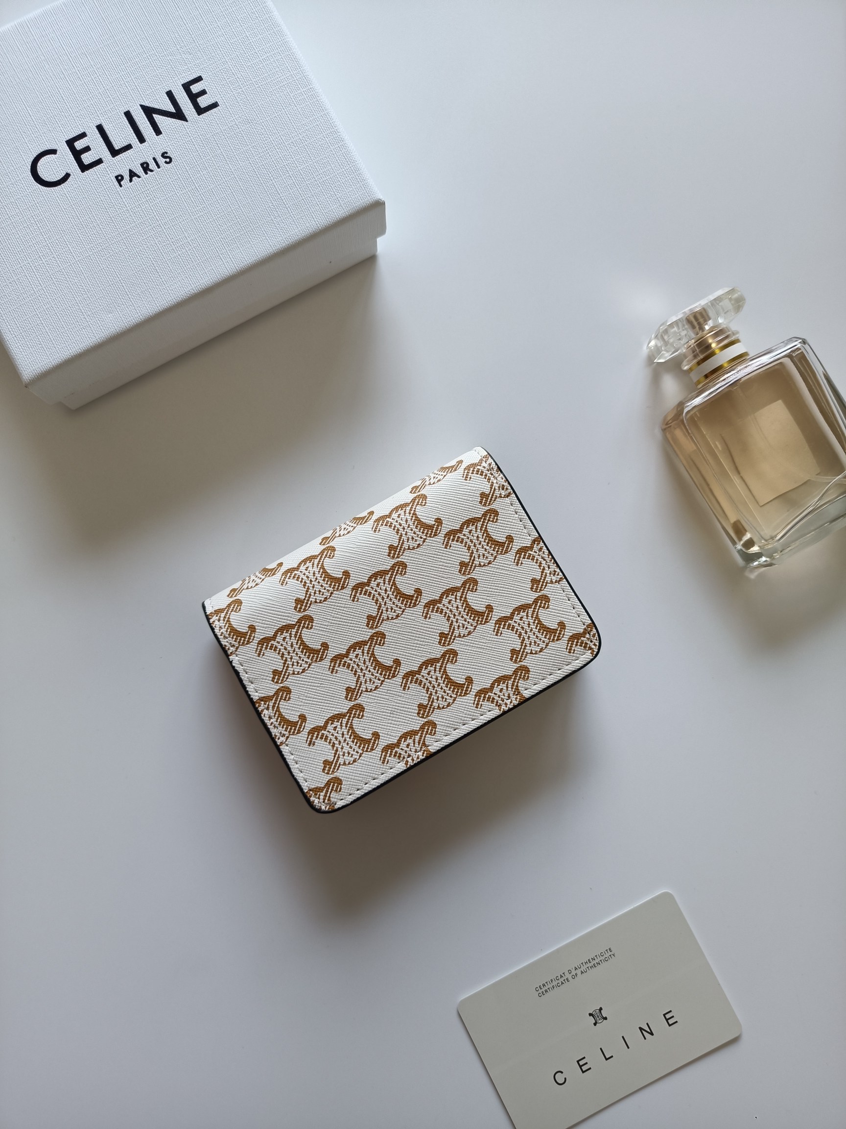 CELINE ポーチ クレジットカードケース シェリーライン ホワイト×ブラウン 4色入 💼 - 画像 3