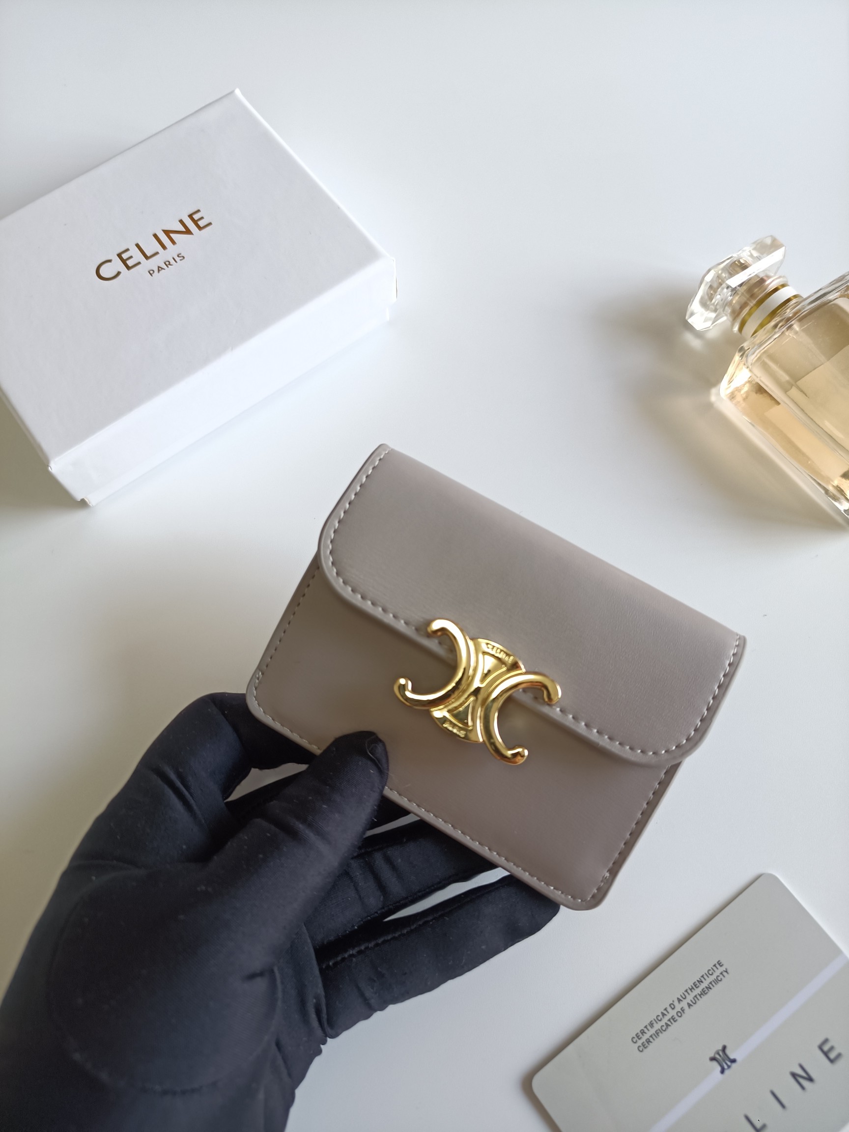 セリーヌ カードケース レザー ラウンドロック グレー 1色 🖤 - 画像 4