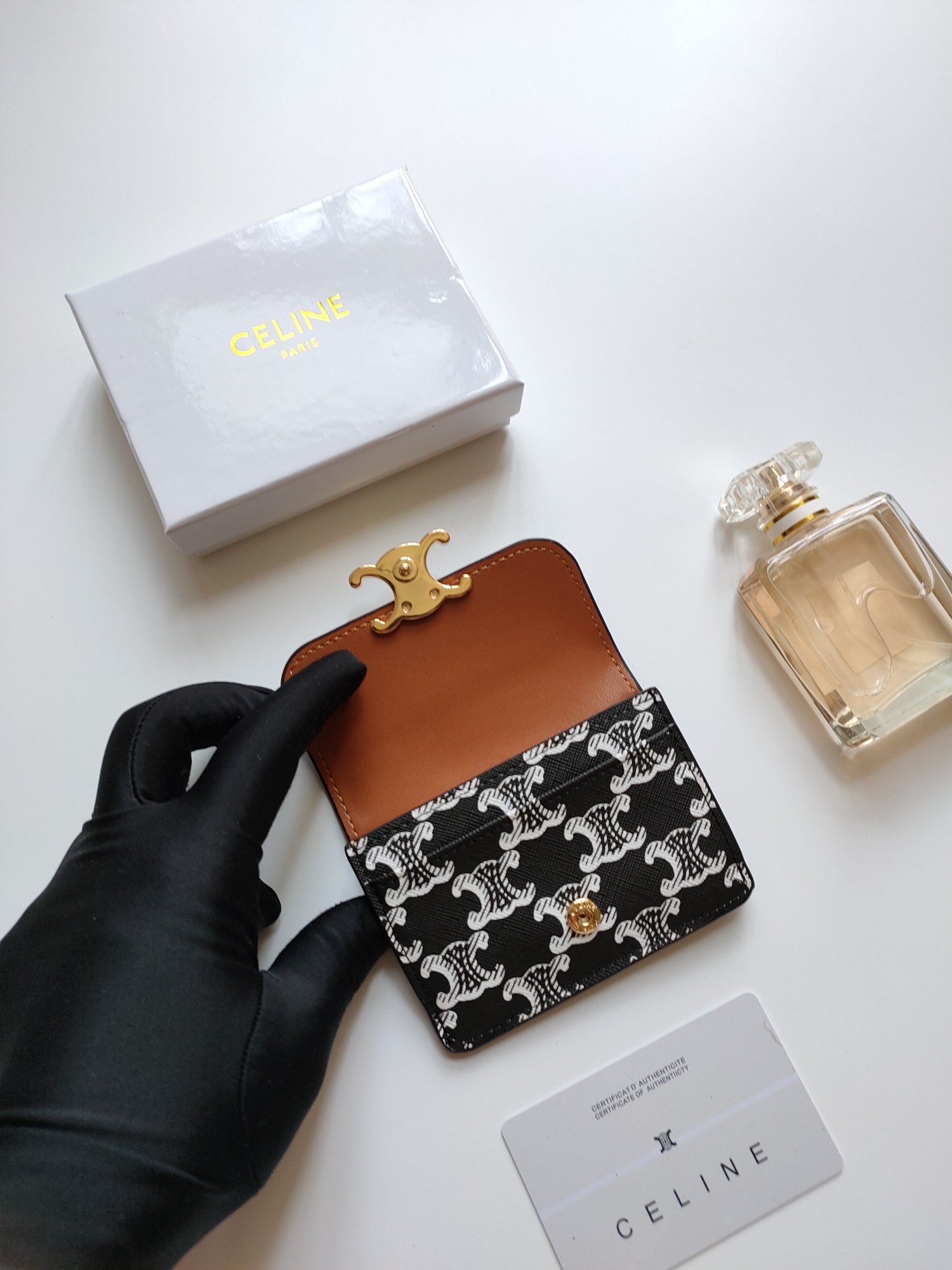 CELINE シリーズ ブラック プリンティング カードケース 🖤 トランクス柄 ゴールドプレート 二つ折り財布 ✨ - 画像 5