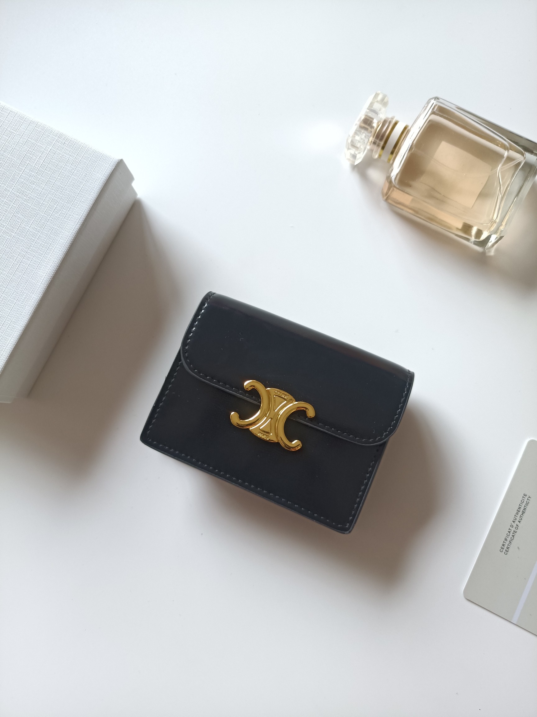 CELINE プチウォレット 黒 レザー 二つ折り プルオーバーカードケース 🖤 - 画像 2