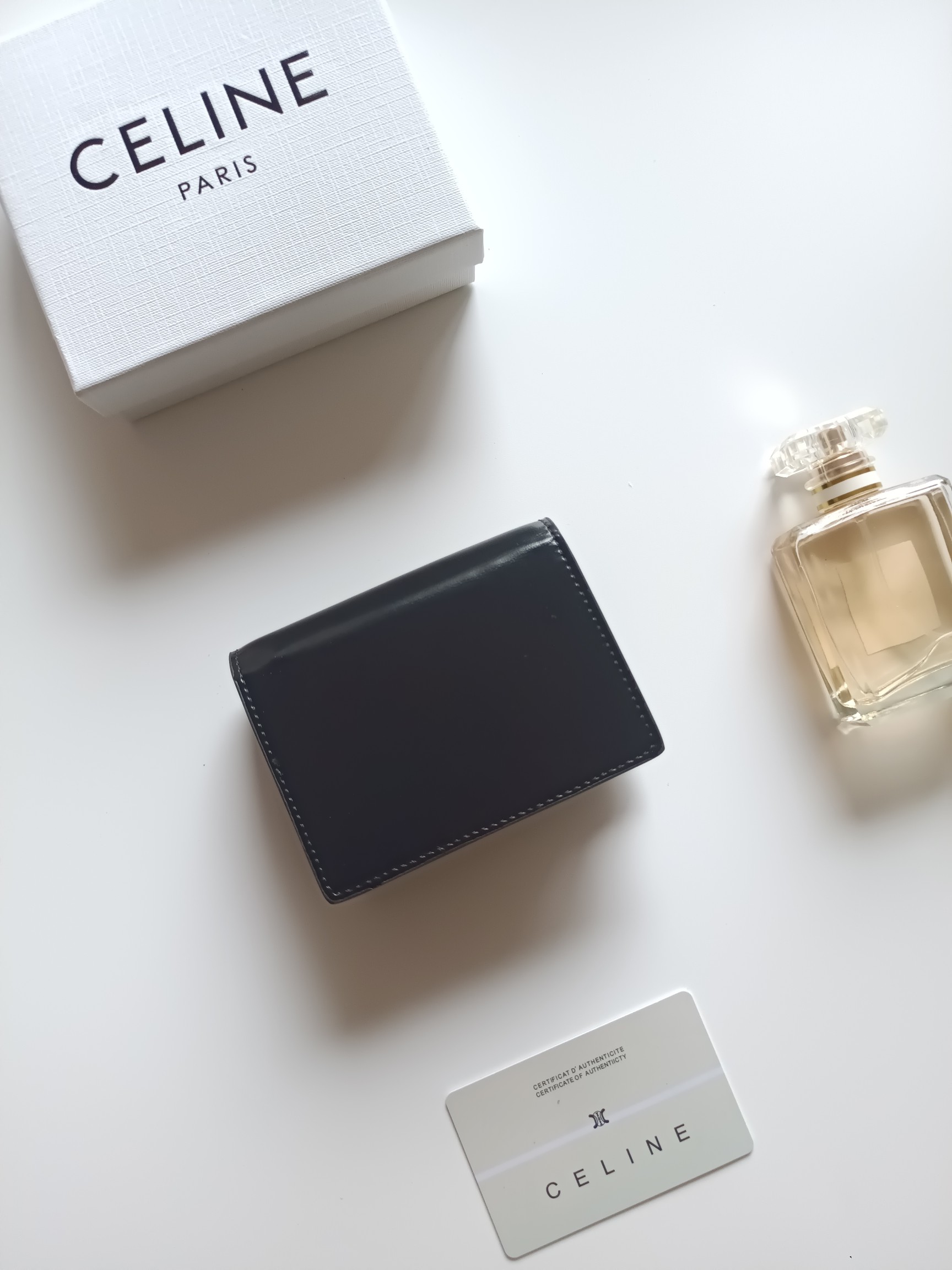 CELINE プチウォレット 黒 レザー 二つ折り プルオーバーカードケース 🖤 - 画像 3