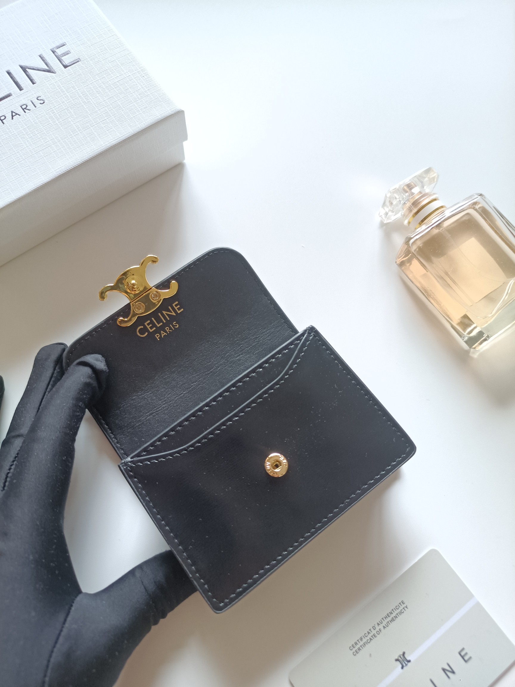 CELINE プチウォレット 黒 レザー 二つ折り プルオーバーカードケース 🖤 - 画像 5