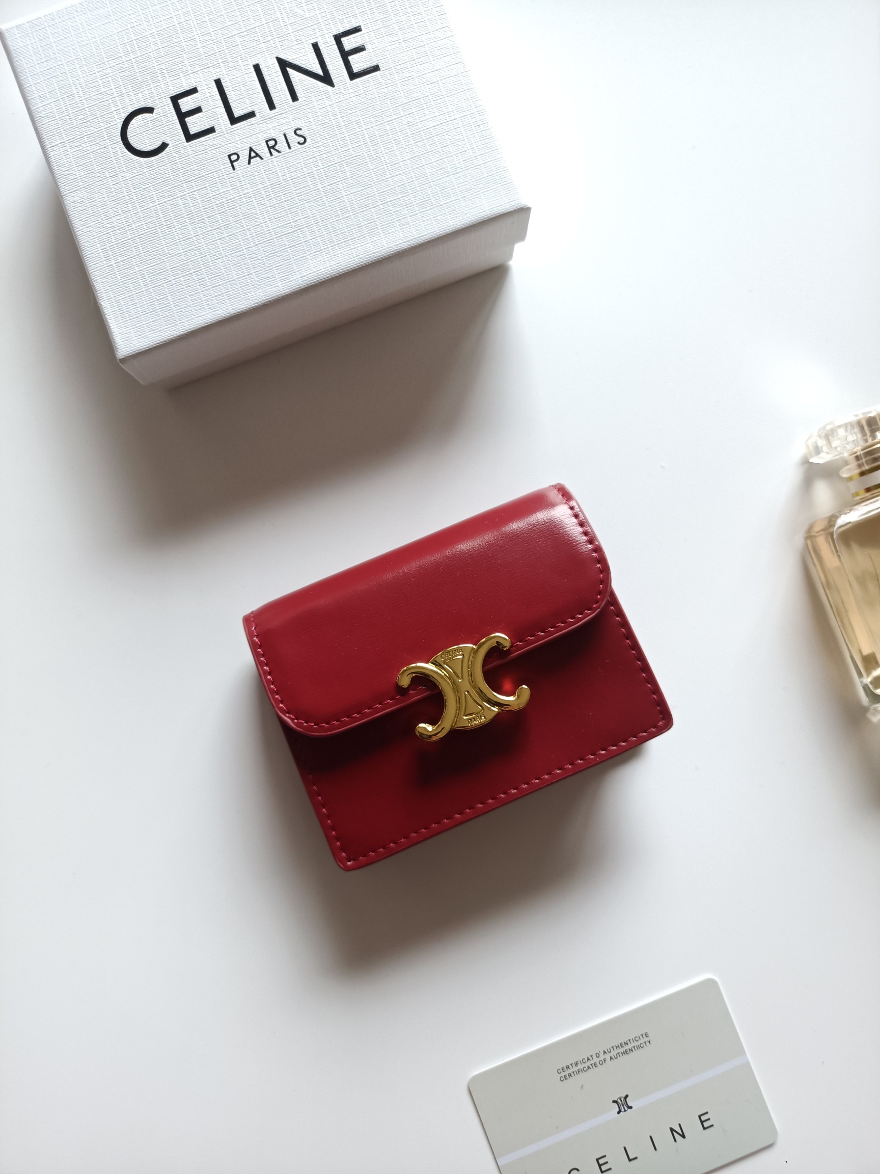 CELINE セリーヌ 財布 レッド ゴールド ロゴ 長財布 1色入 🧡