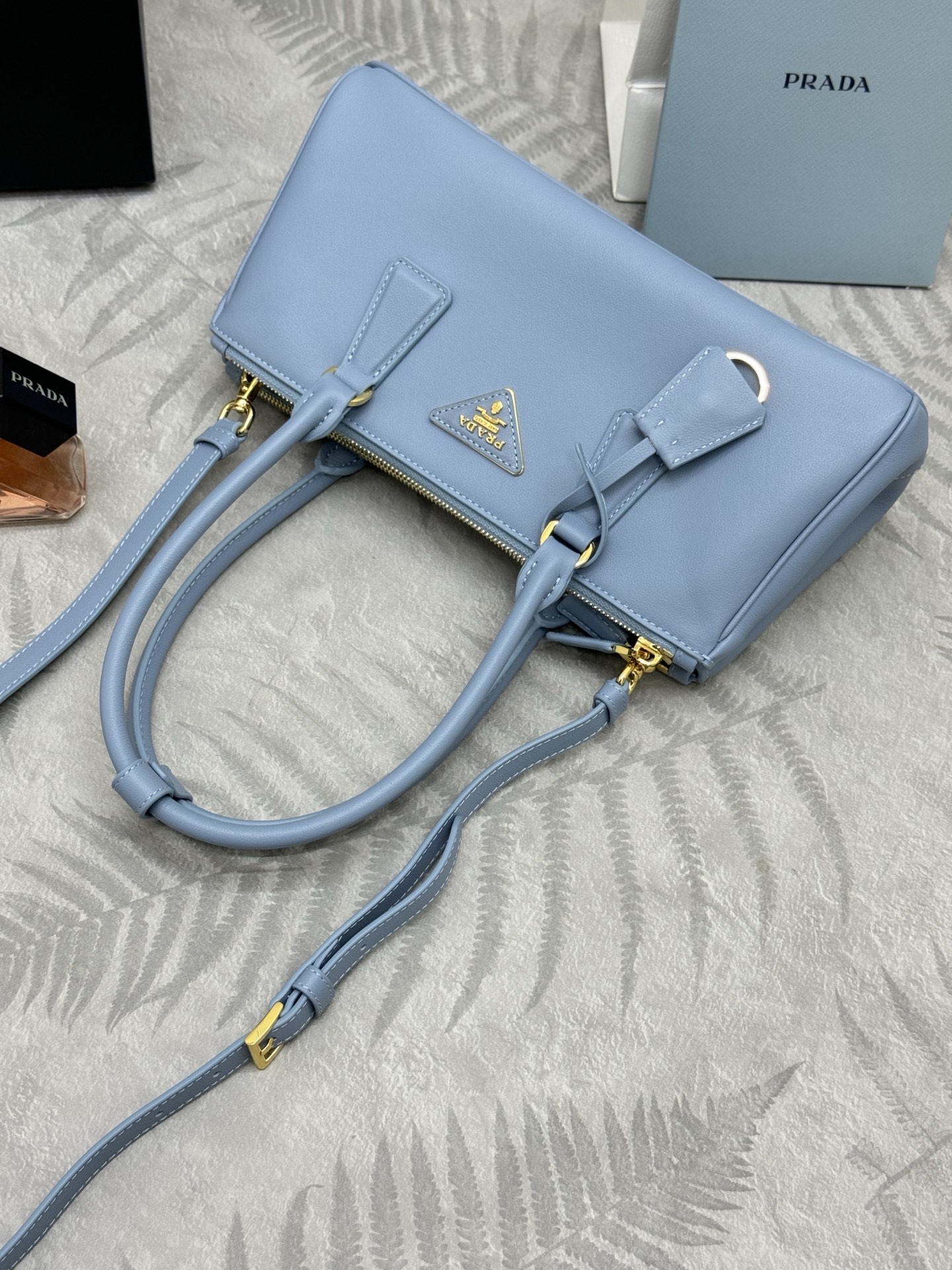 プラダ ミニトート ブルーグレー ショルダー付き レディース ハンドバッグ 🧺 - 画像 5