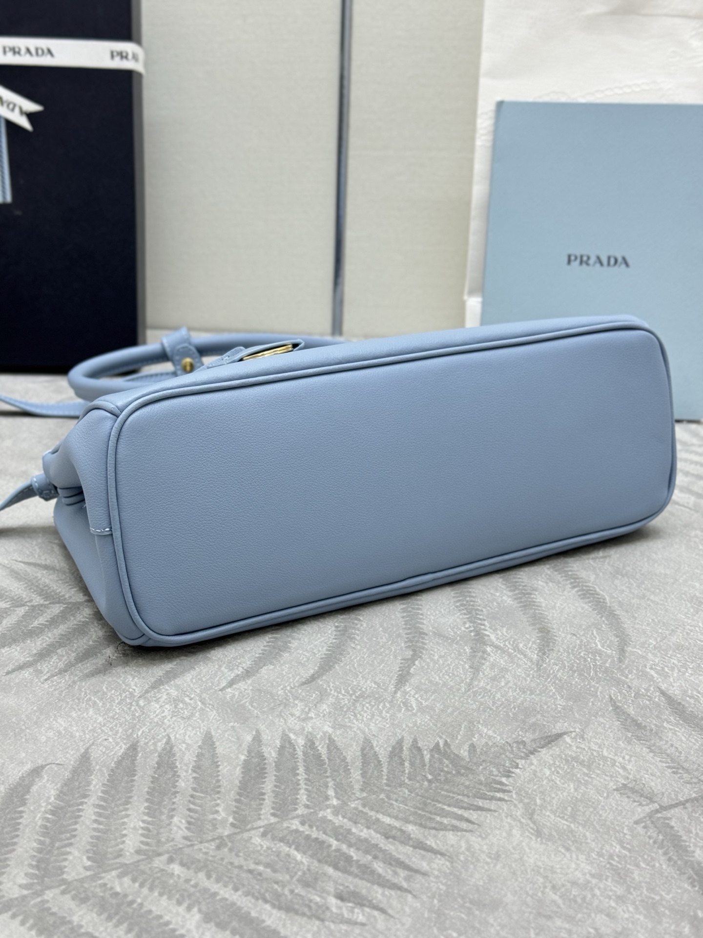 プラダ ミニトート ブルーグレー ショルダー付き レディース ハンドバッグ 🧺 - 画像 6