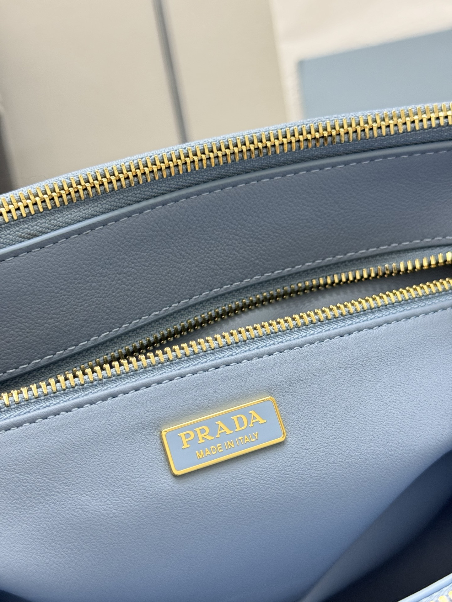 プラダ ミニトート ブルーグレー ショルダー付き レディース ハンドバッグ 🧺 - 画像 9