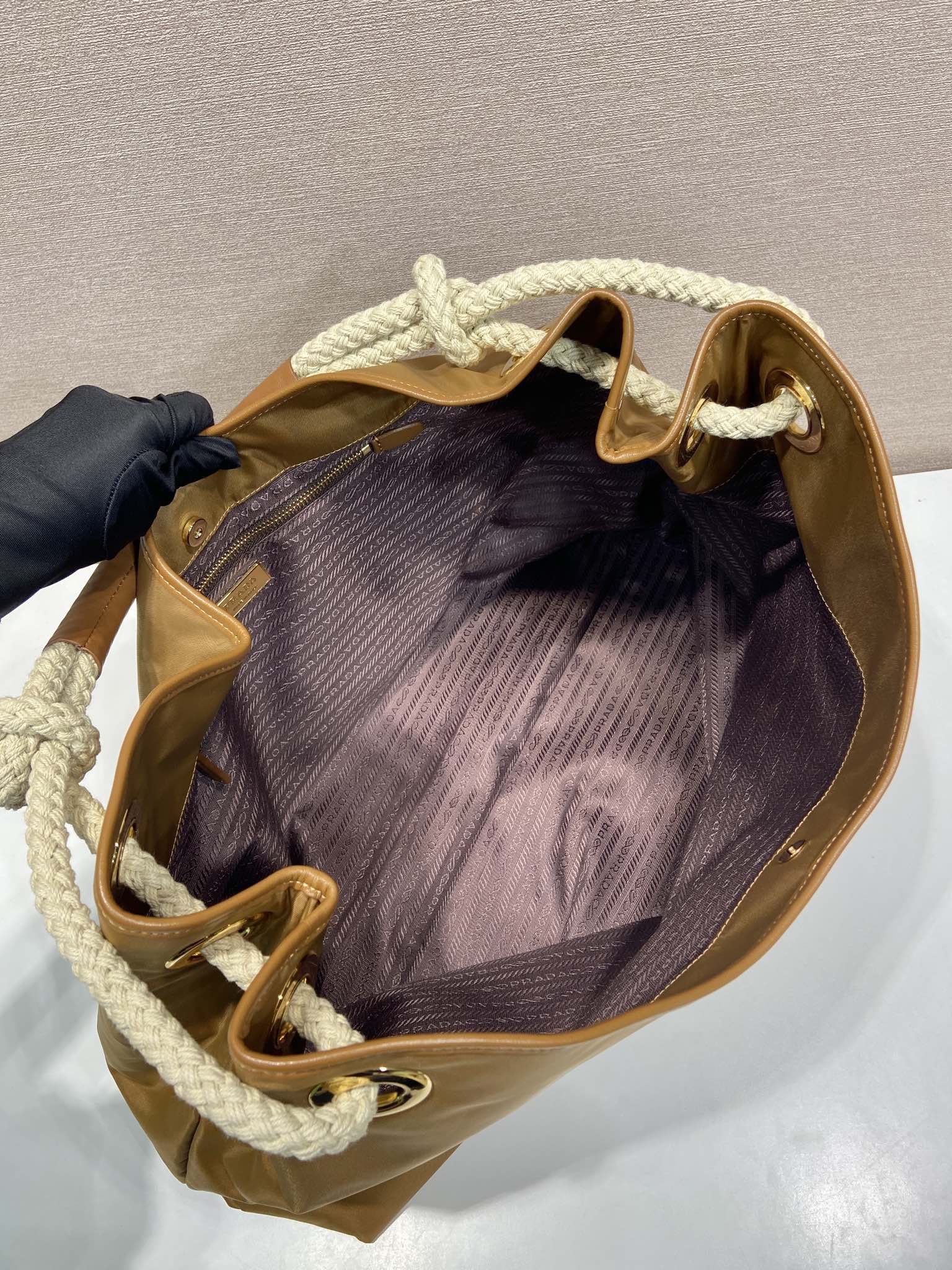 プラダ ハンドバッグ ロープハンドル ブラウン 1色入 🧳 - 画像 8