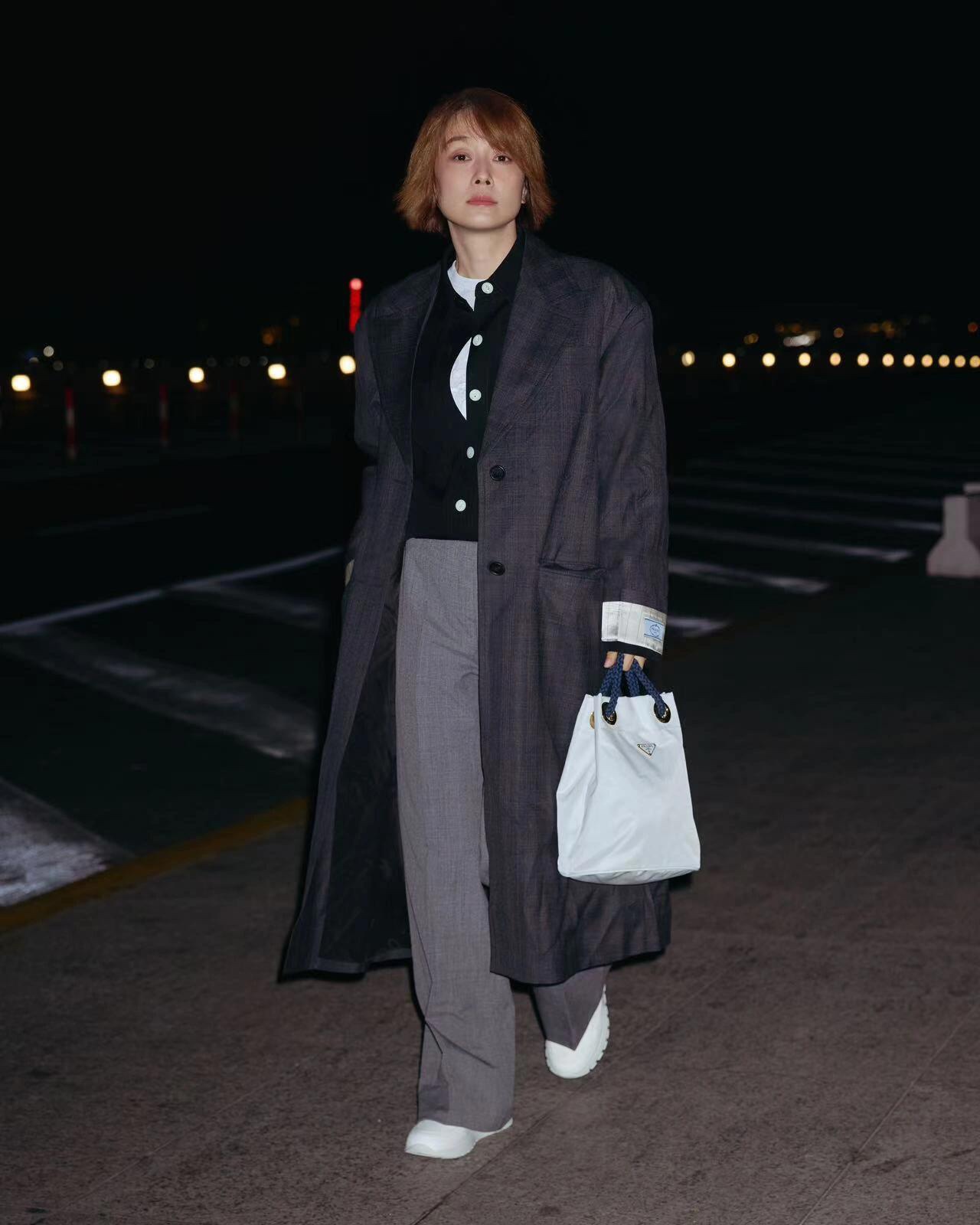 PRADA プラダ バッグ バケットバッグ 白 ブラック バッグ 2色入 🧺 - 画像 1