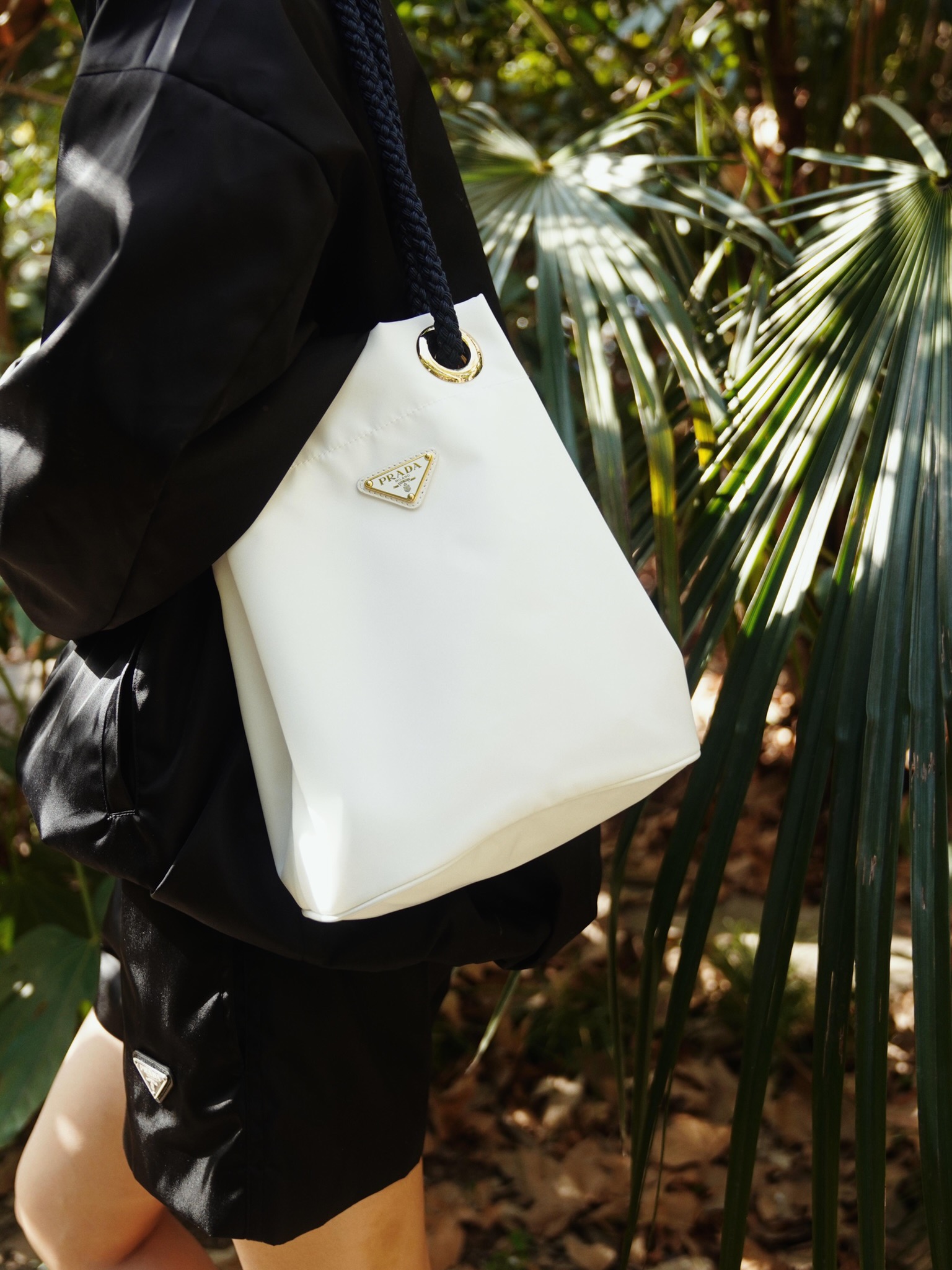 PRADA プラダ バッグ バケットバッグ 白 ブラック バッグ 2色入 🧺 - 画像 5