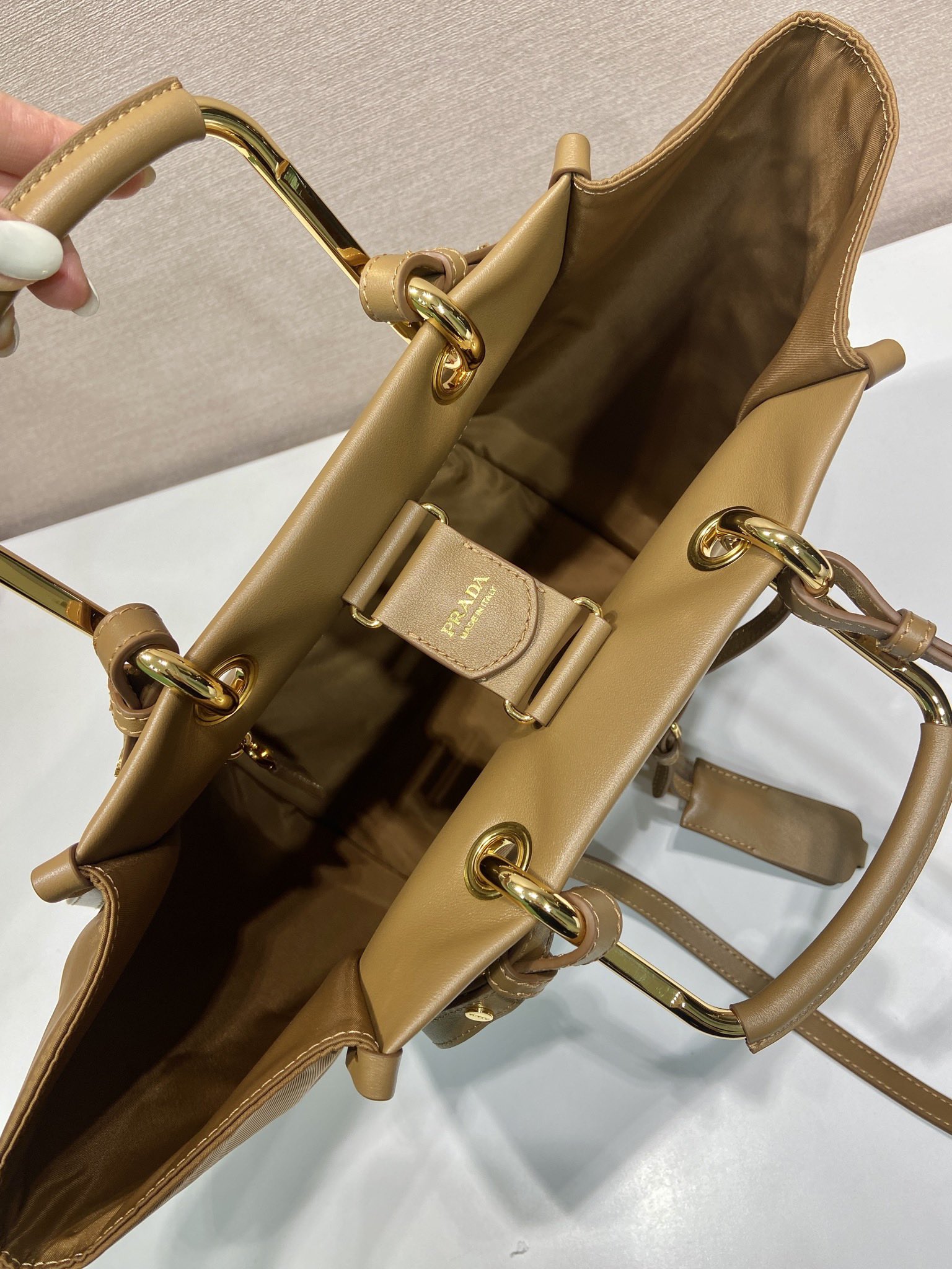 プラダ ブラウン ショッピングバッグ 2色入 🛍️ - 画像 8