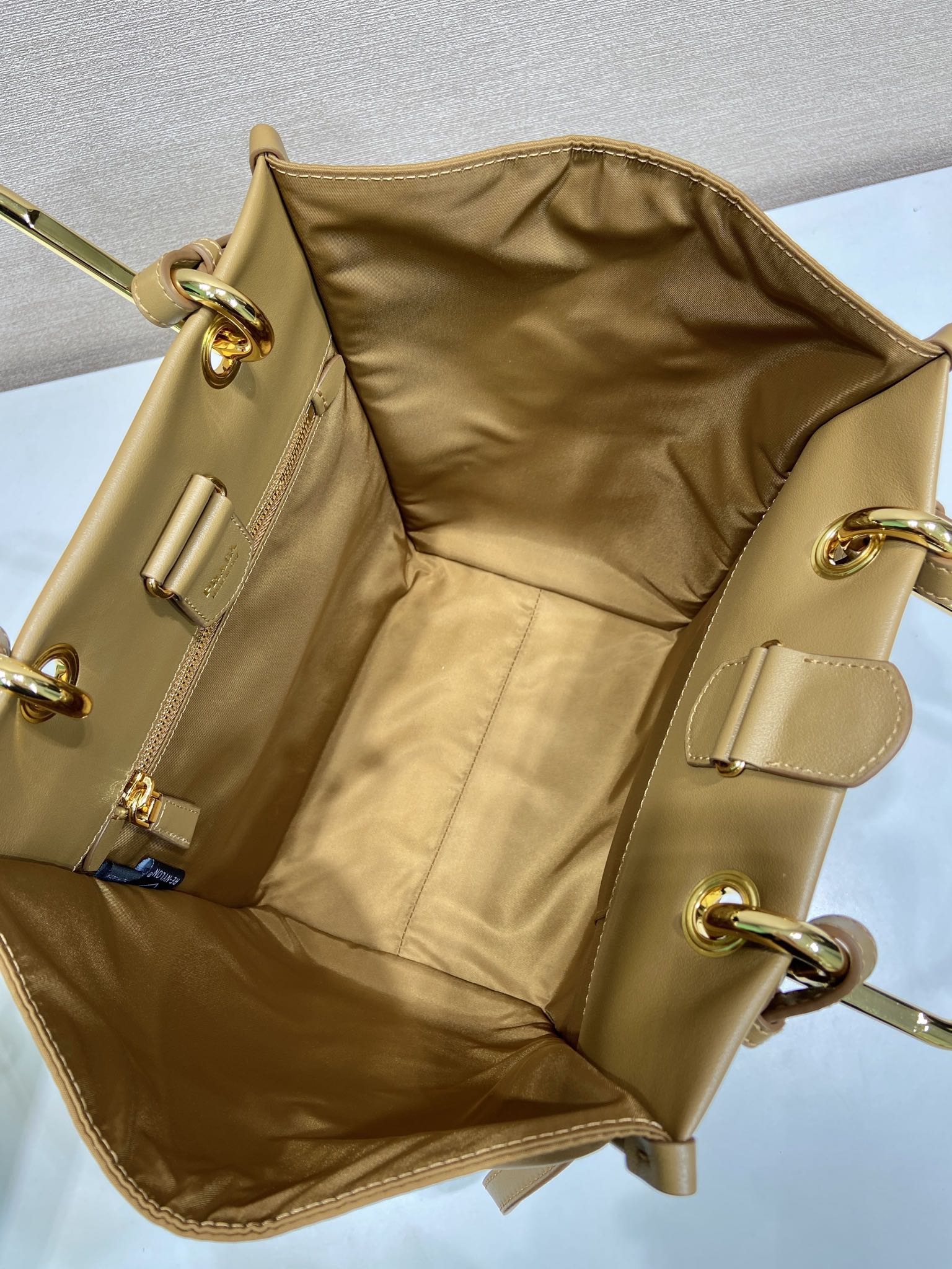 プラダ ブラウン ショッピングバッグ 2色入 🛍️ - 画像 9