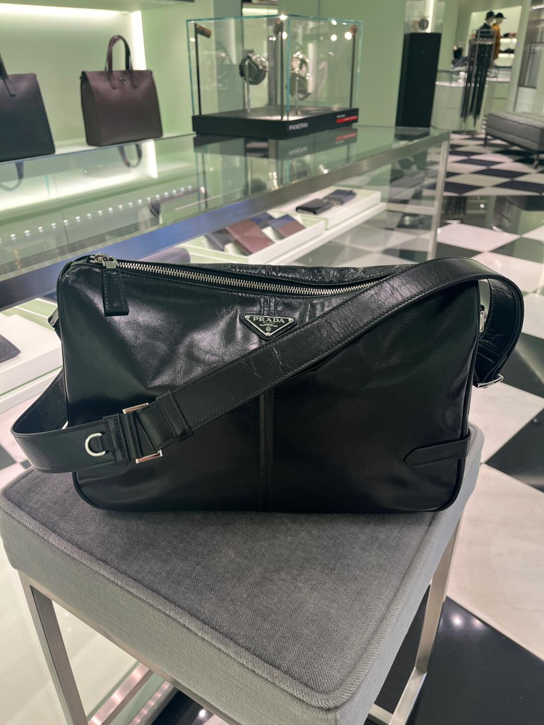 PRADA プラダ メンズ ショルダーバッグ 黒 1色入 🖤 - 画像 3