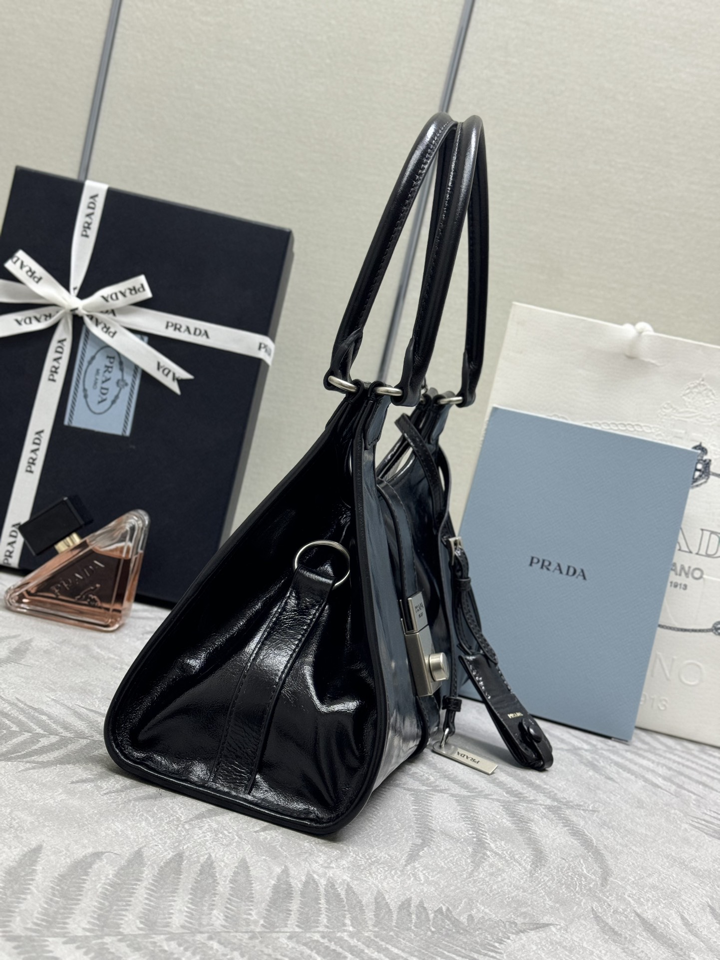 プラダ ハンドバッグ 黒 1色入 💼✨ - 画像 4