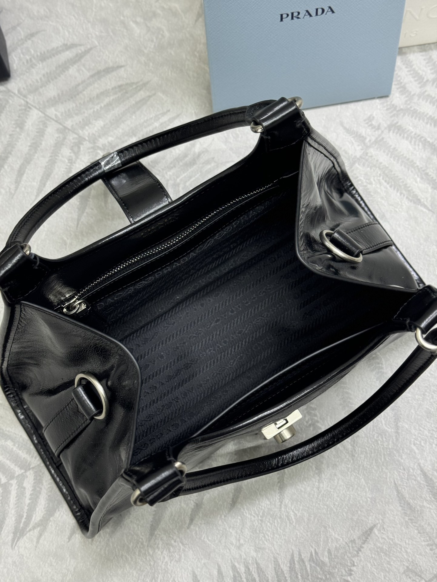 プラダ ハンドバッグ 黒 1色入 💼✨ - 画像 8