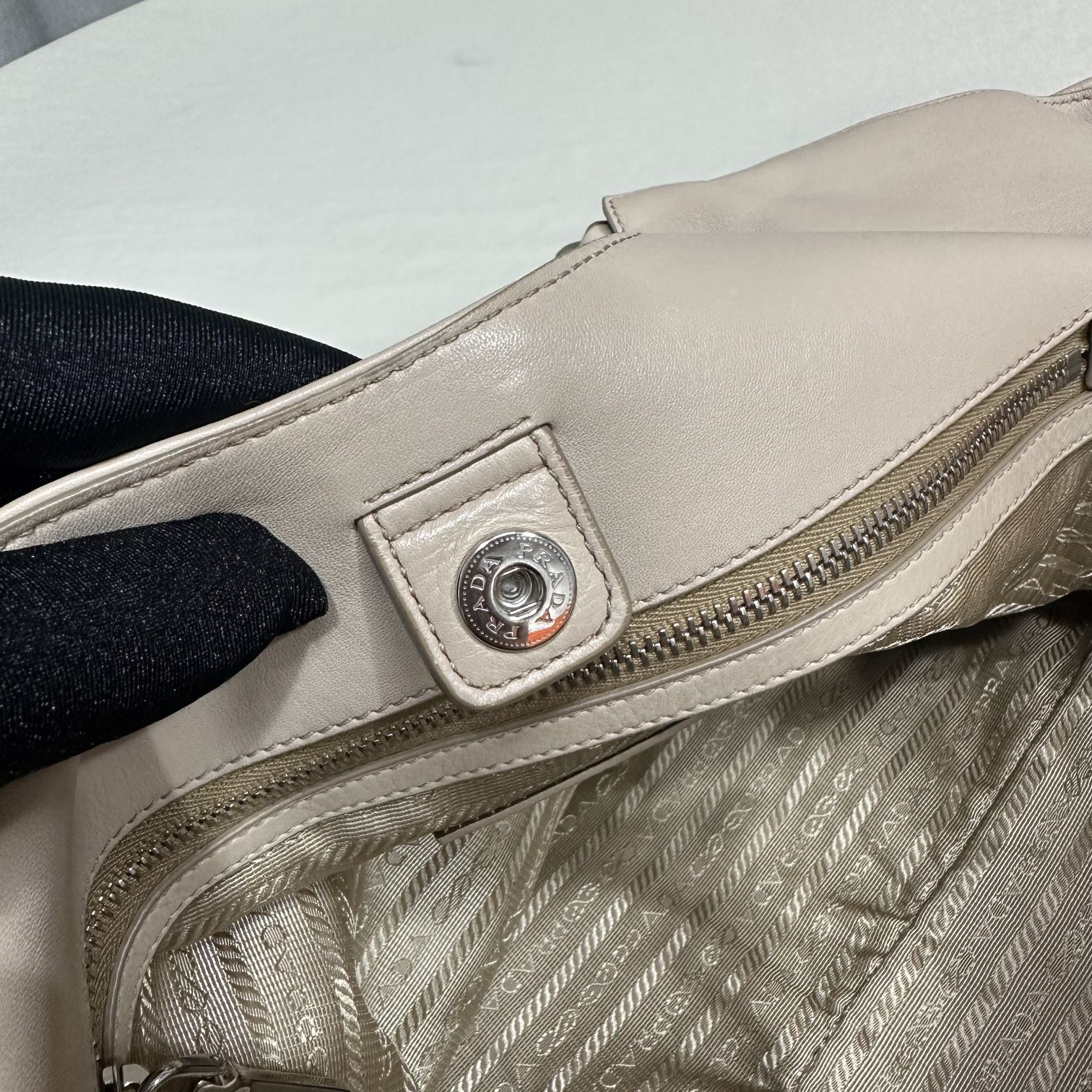 プラダ ハンドバッグ ベージュ 1色入 🛍️ - 画像 9