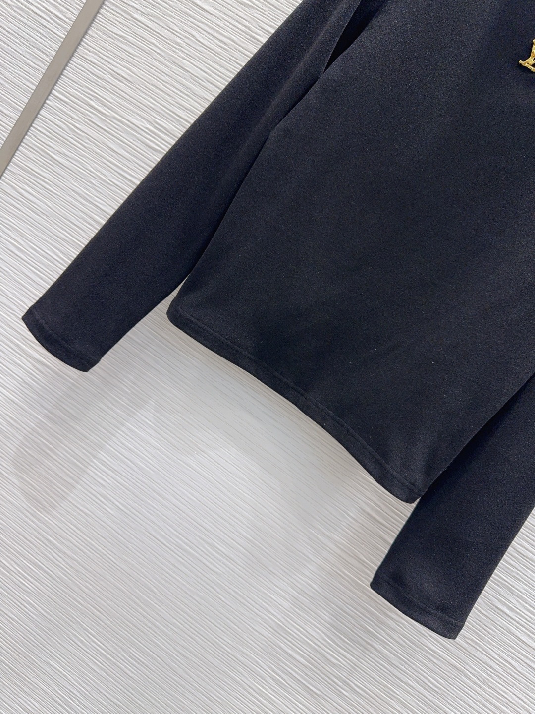 ルイ・ヴィトン ロゴ入り ニットシャツ ブラック 【新品】 ✨ - 画像 5