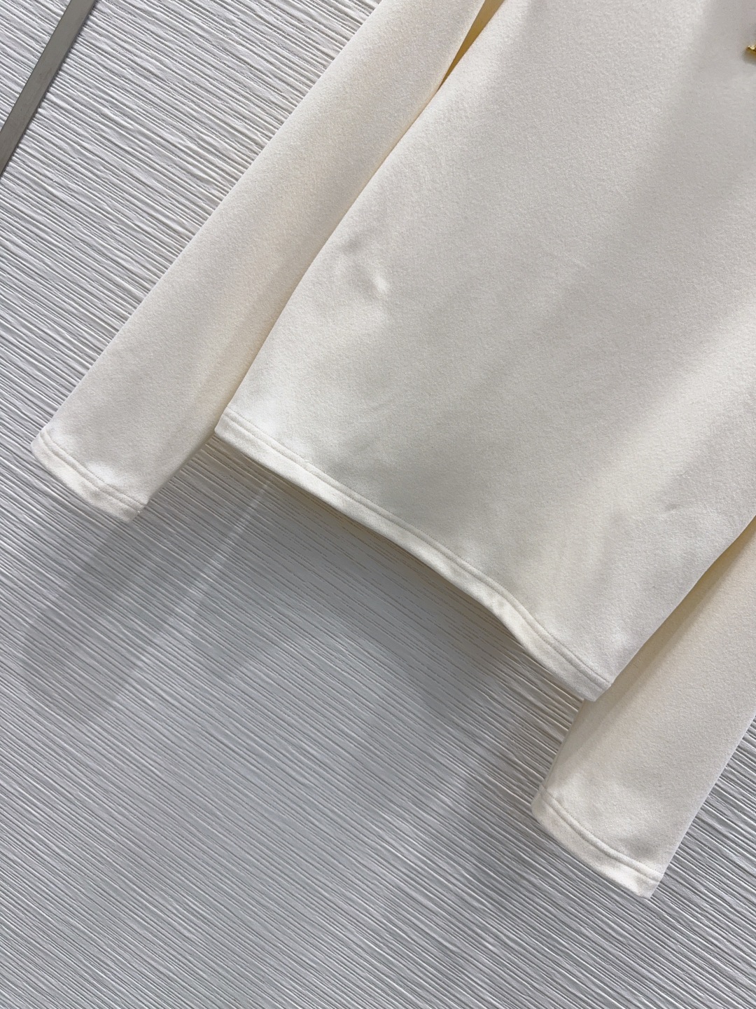 ルイ・ヴィトン ロゴTシャツ 100%ポリエステル レディース 【新品】 ✨ - 画像 5